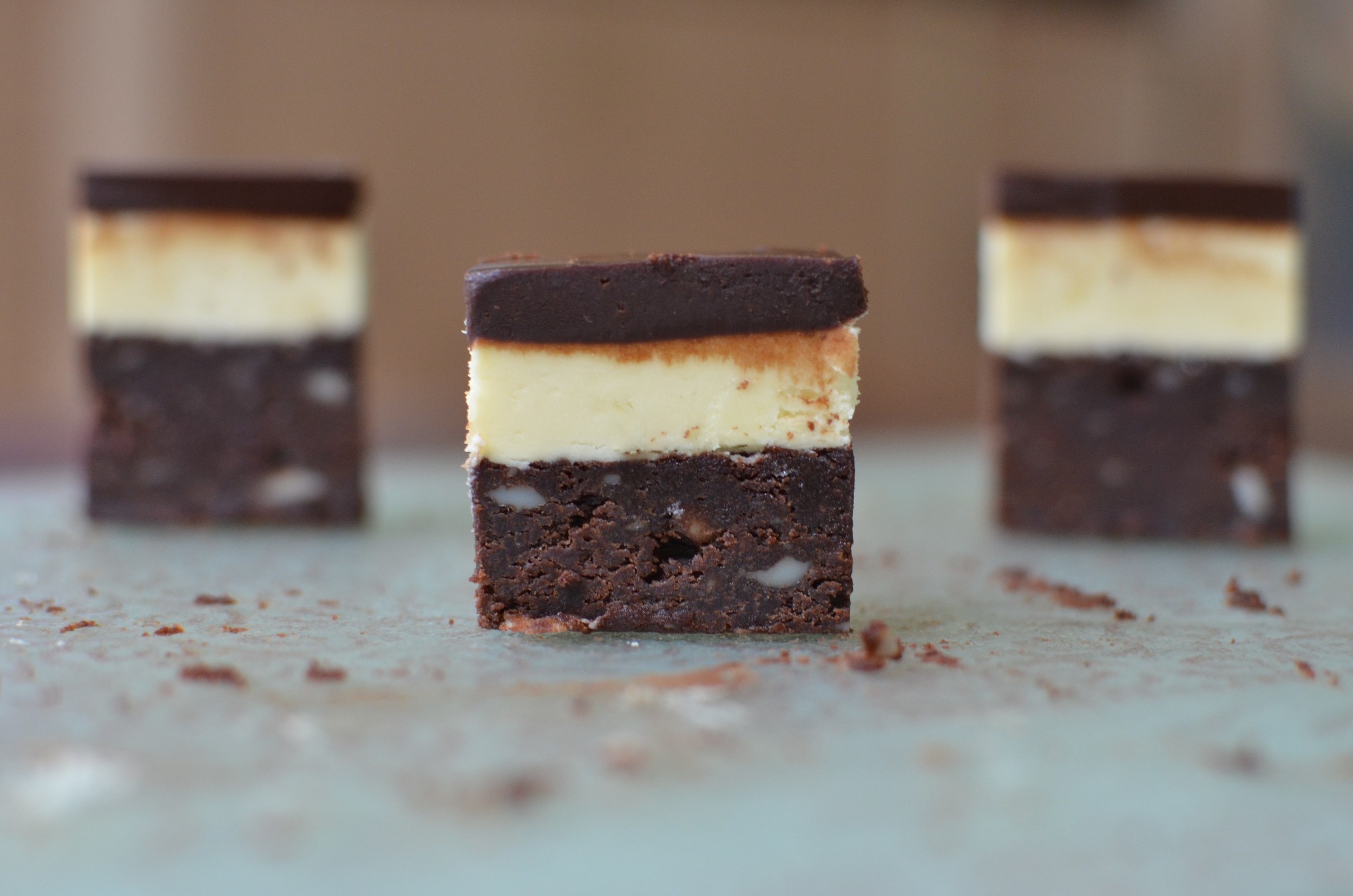 Remember when I said I wouldn't be opposed to cutting the brownie layer in half to get a higher topping to brownie ratio? Perfect. 