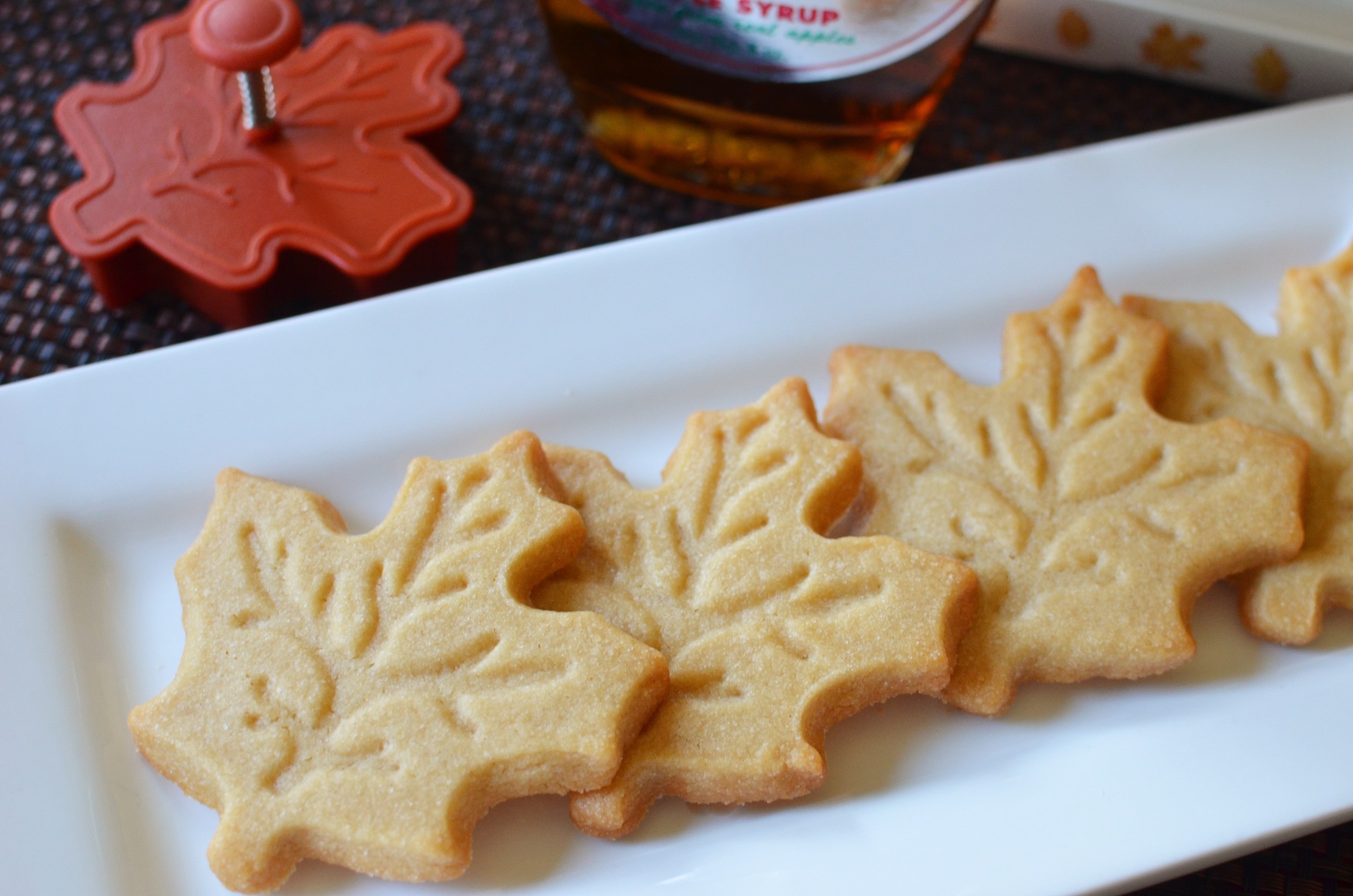 Maple Leaf Cookies - ButterYum