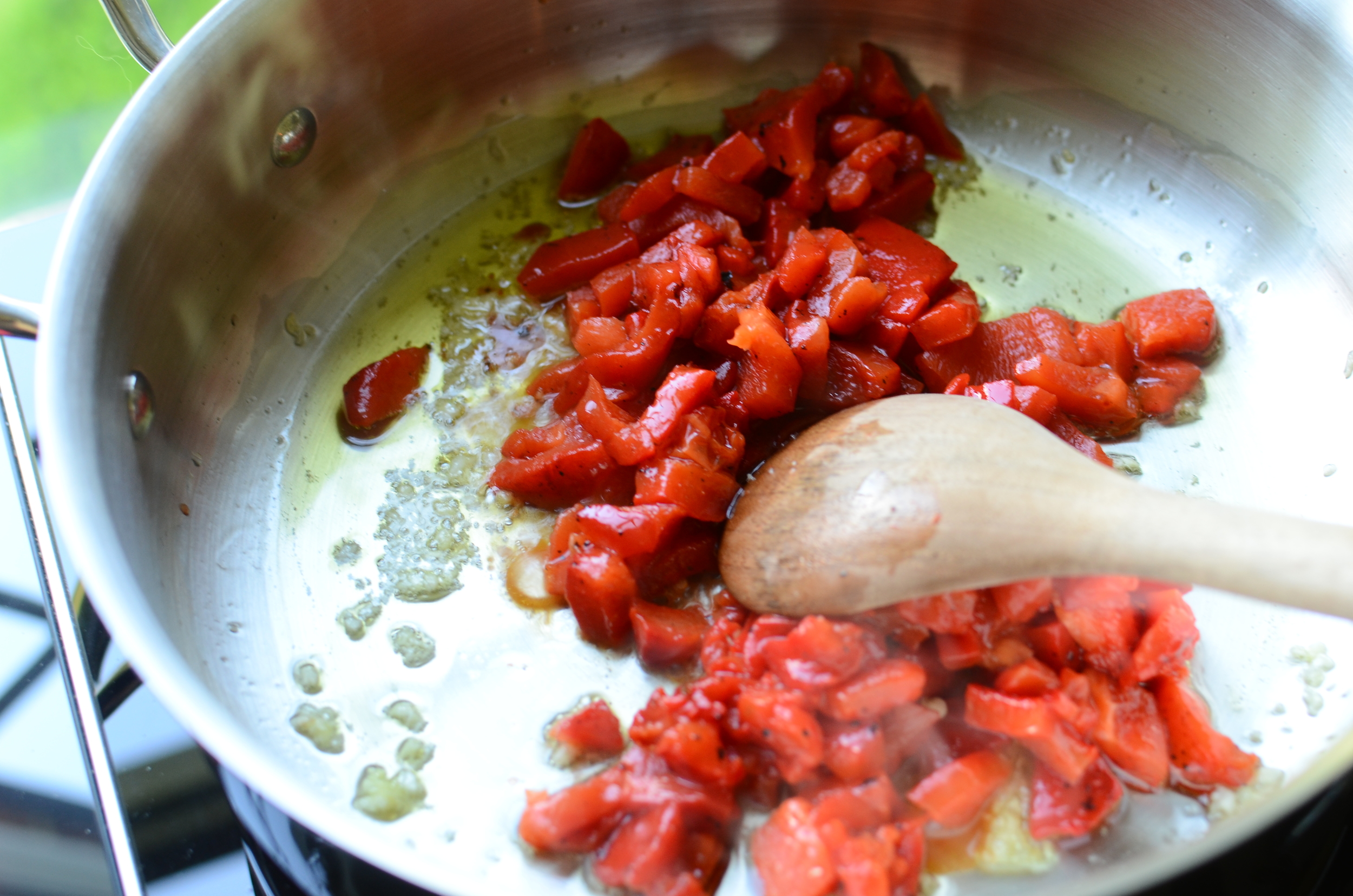how to make roasted red pepper sauce - lots of photos