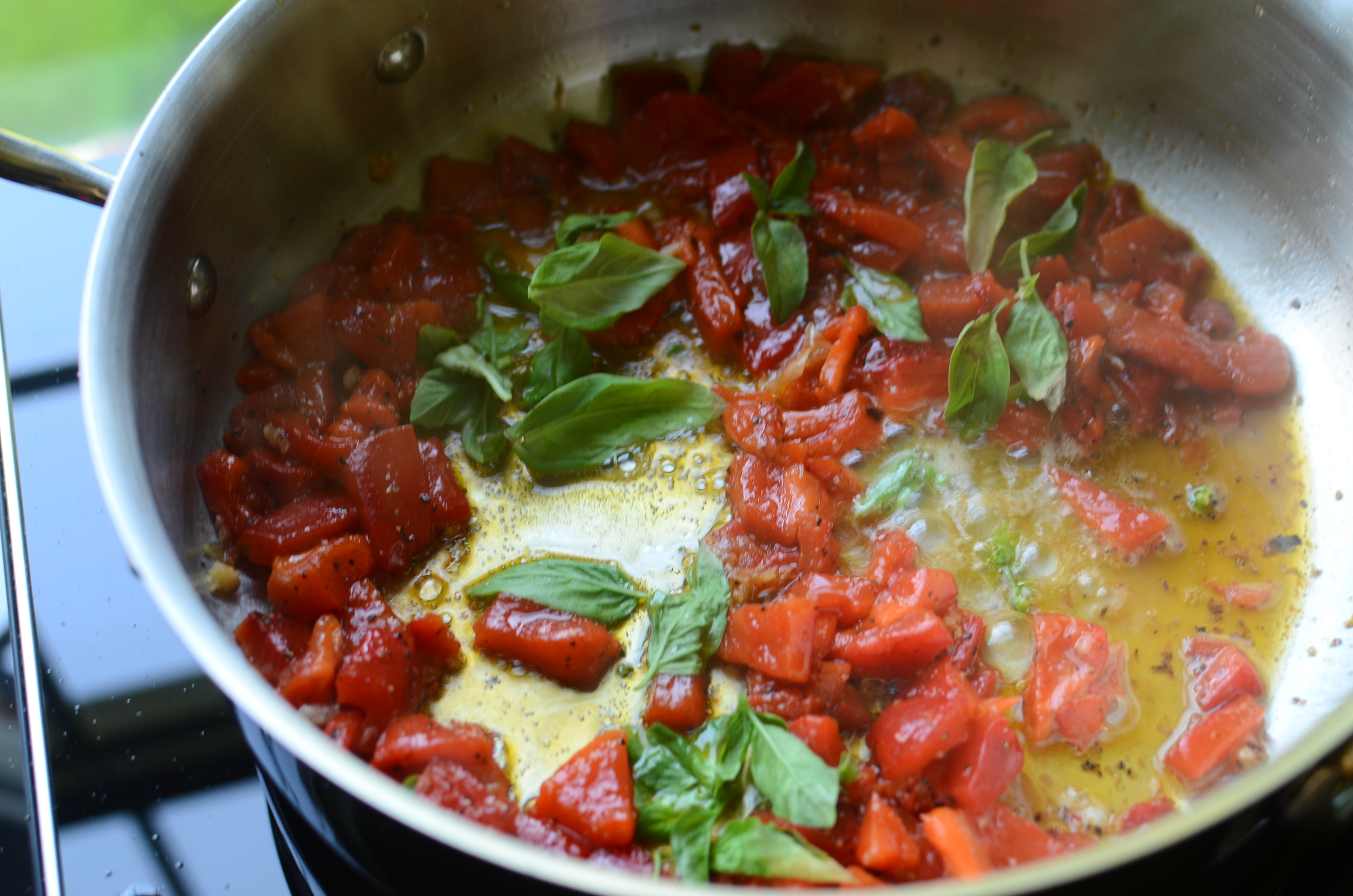 how to make roasted red pepper sauce