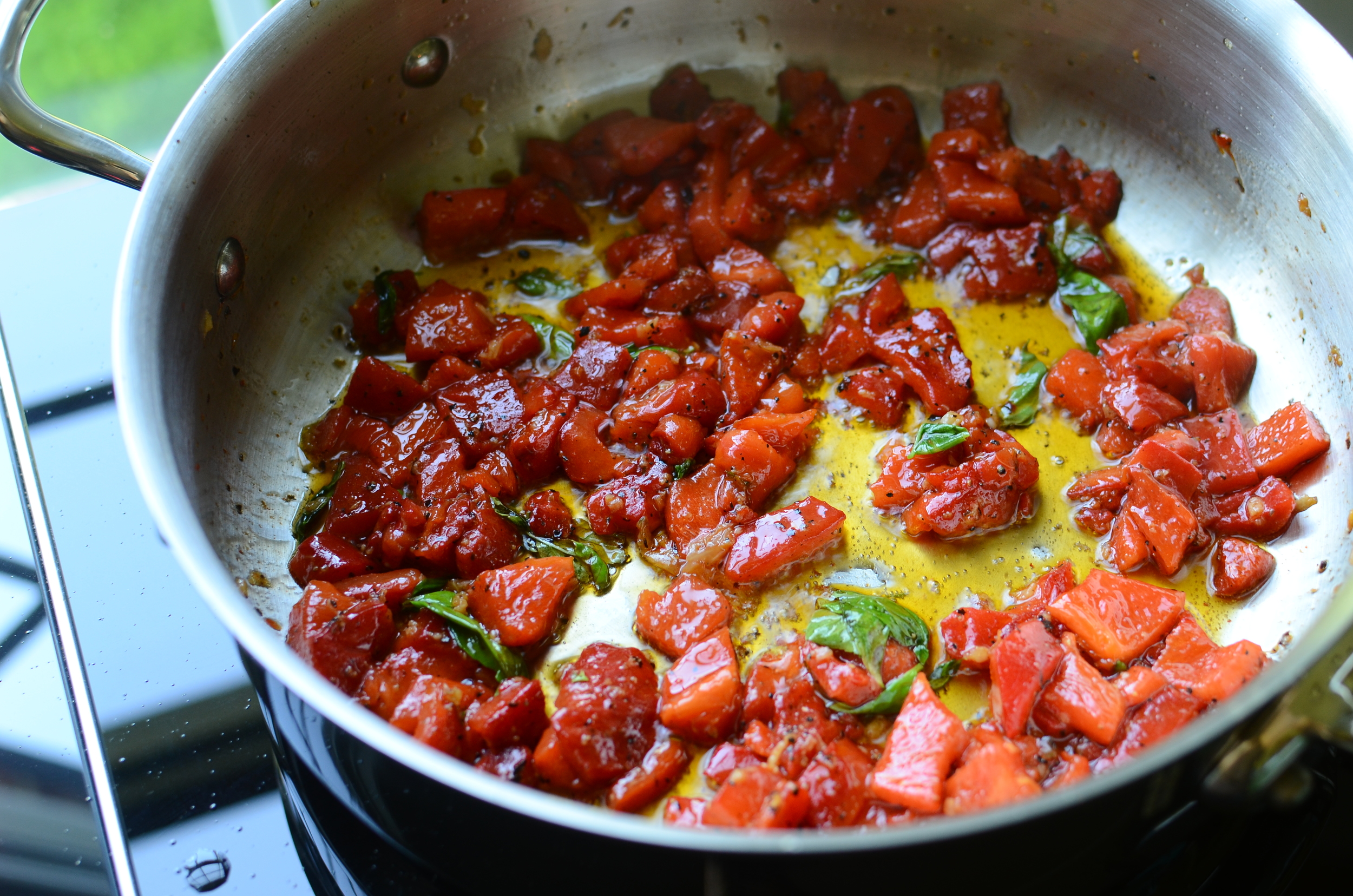 recipe with photos for making roasted red pepper sauce