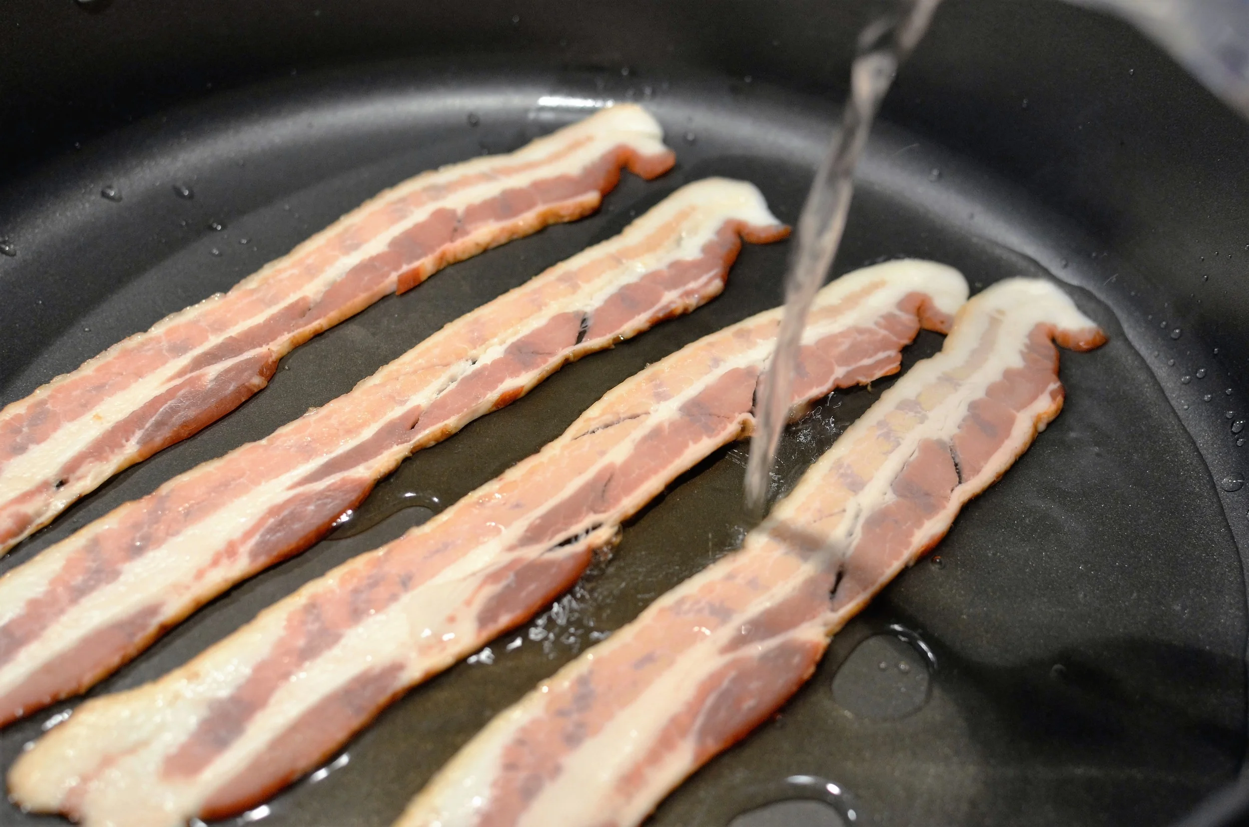Flat Skillet Bacon — ButterYum — a tasty little food blog