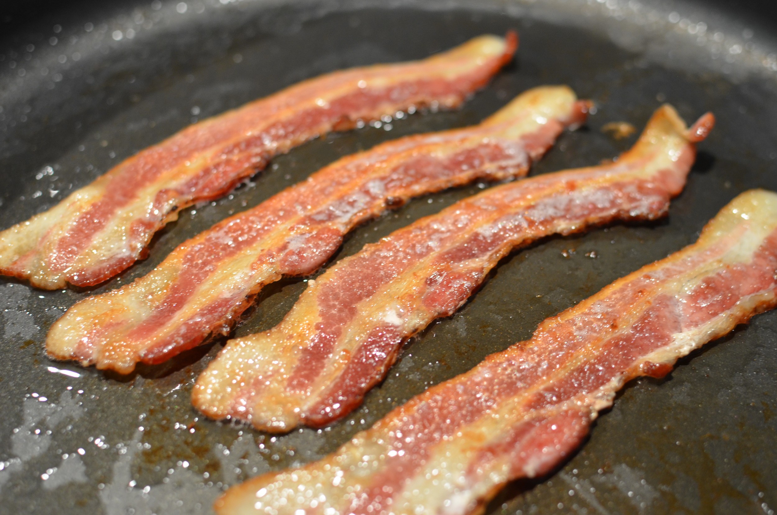 Flat Skillet Bacon — ButterYum — a tasty little food blog