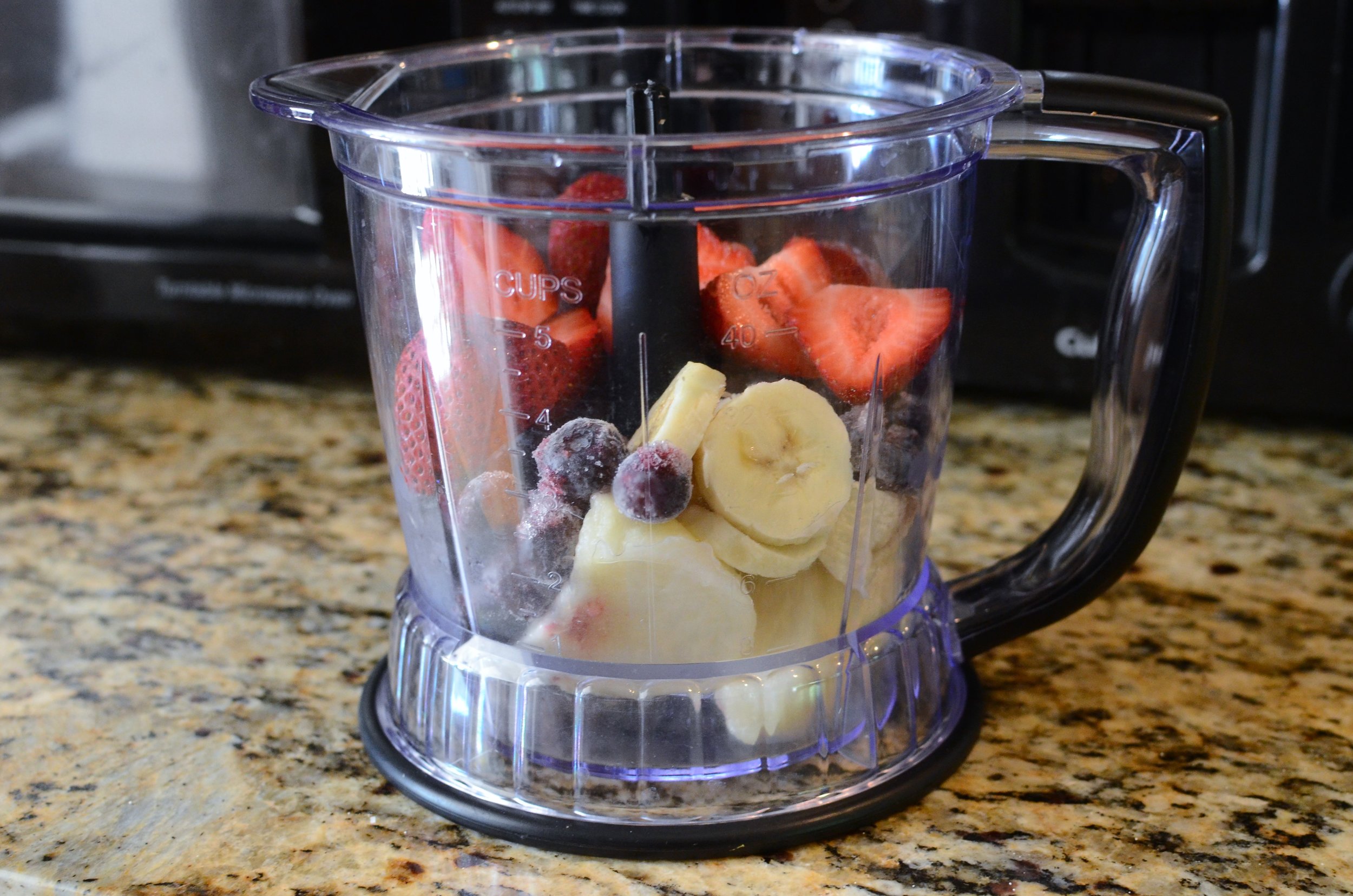 fruit smoothie/smoothies inspired by Alton Brown - ButterYum