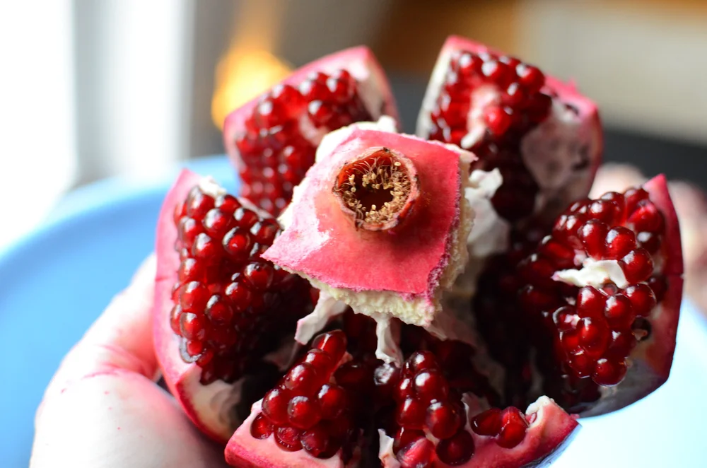 Best Way To Open A Pomegranate Butteryum A Tasty Little Food Blog