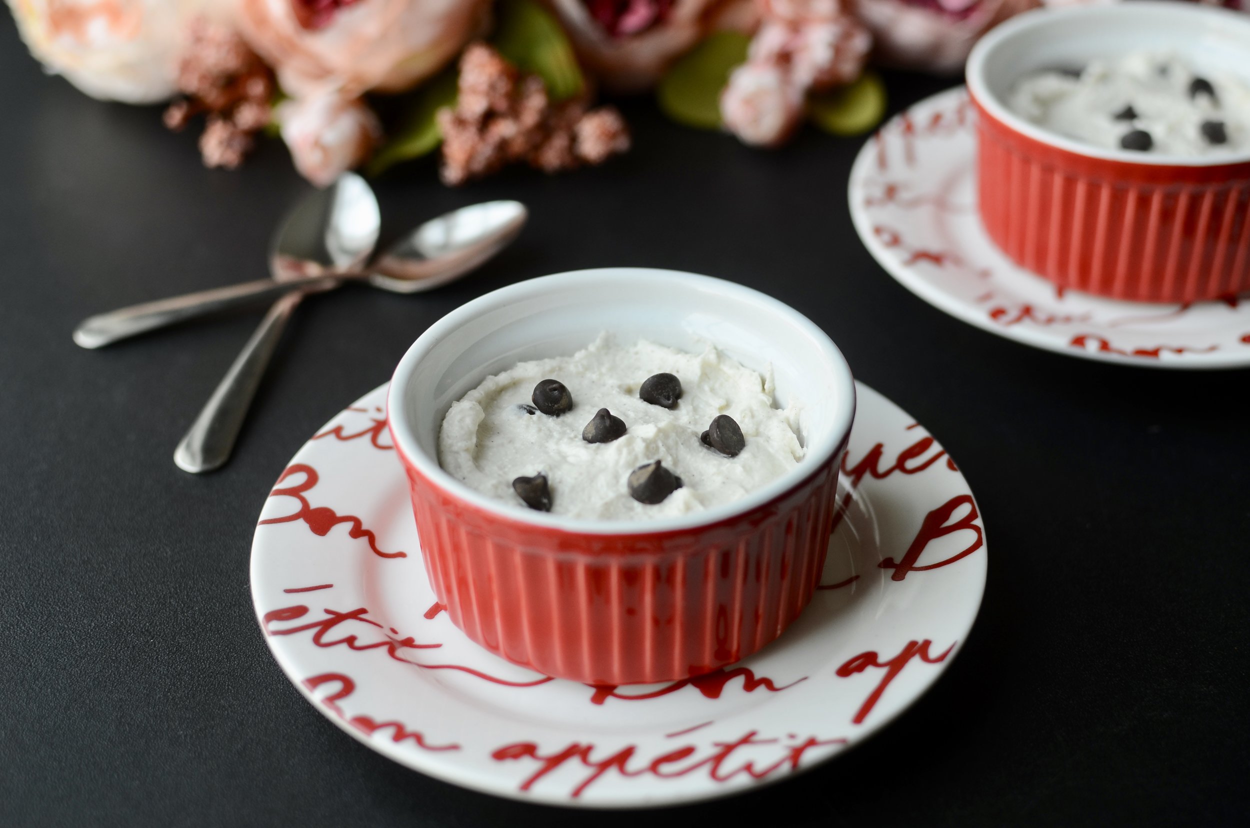 how to make keto cannoli dessert. keto cannoli filling. keto cannoli recipe. keto dessert with mascarpone cheese. keto valentine’s day dessert recipe. keto valentine dessert ideas. keto friendly valentine dessert.