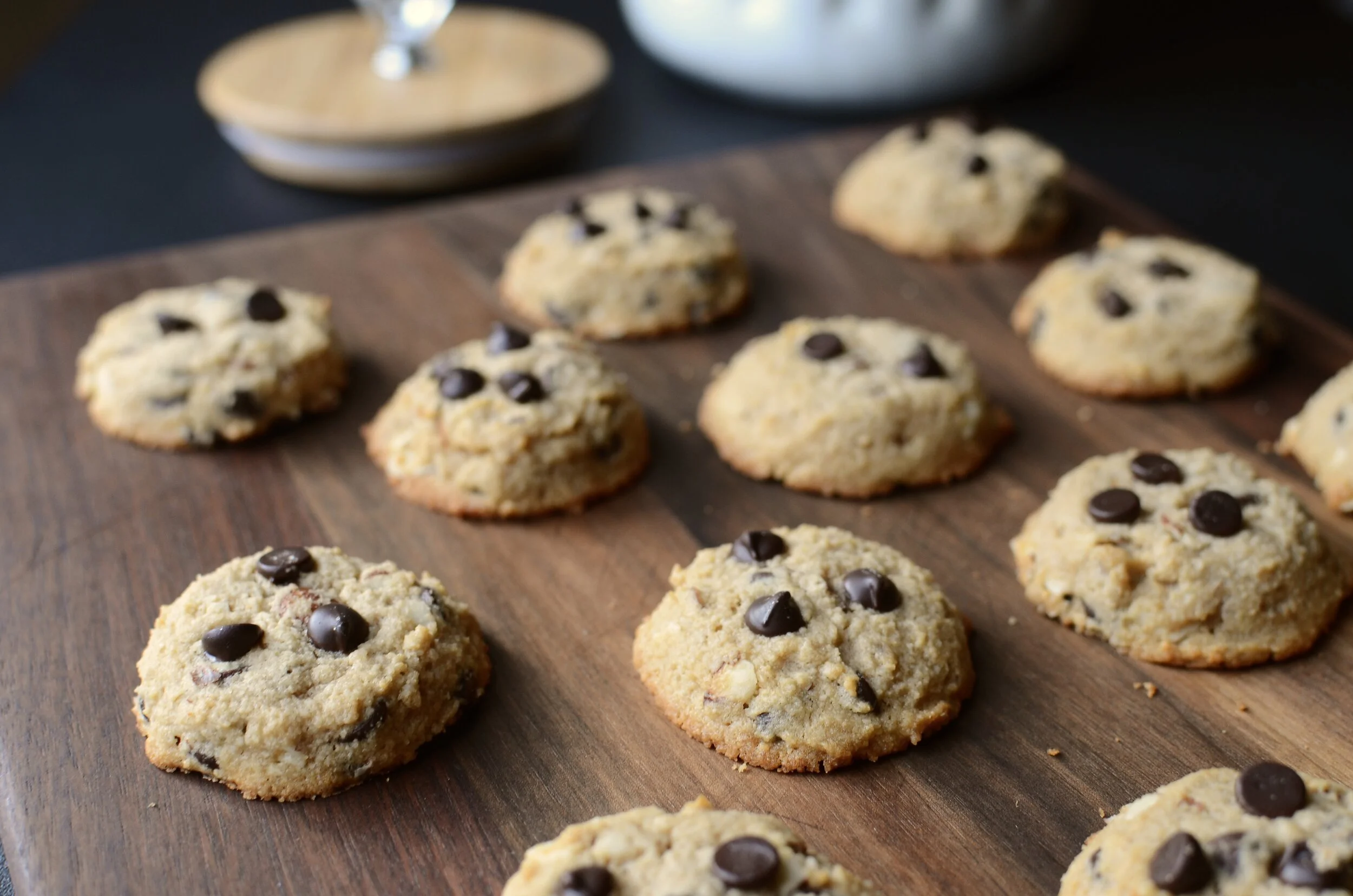 Keto Chocolate Chip and Almond Cookies