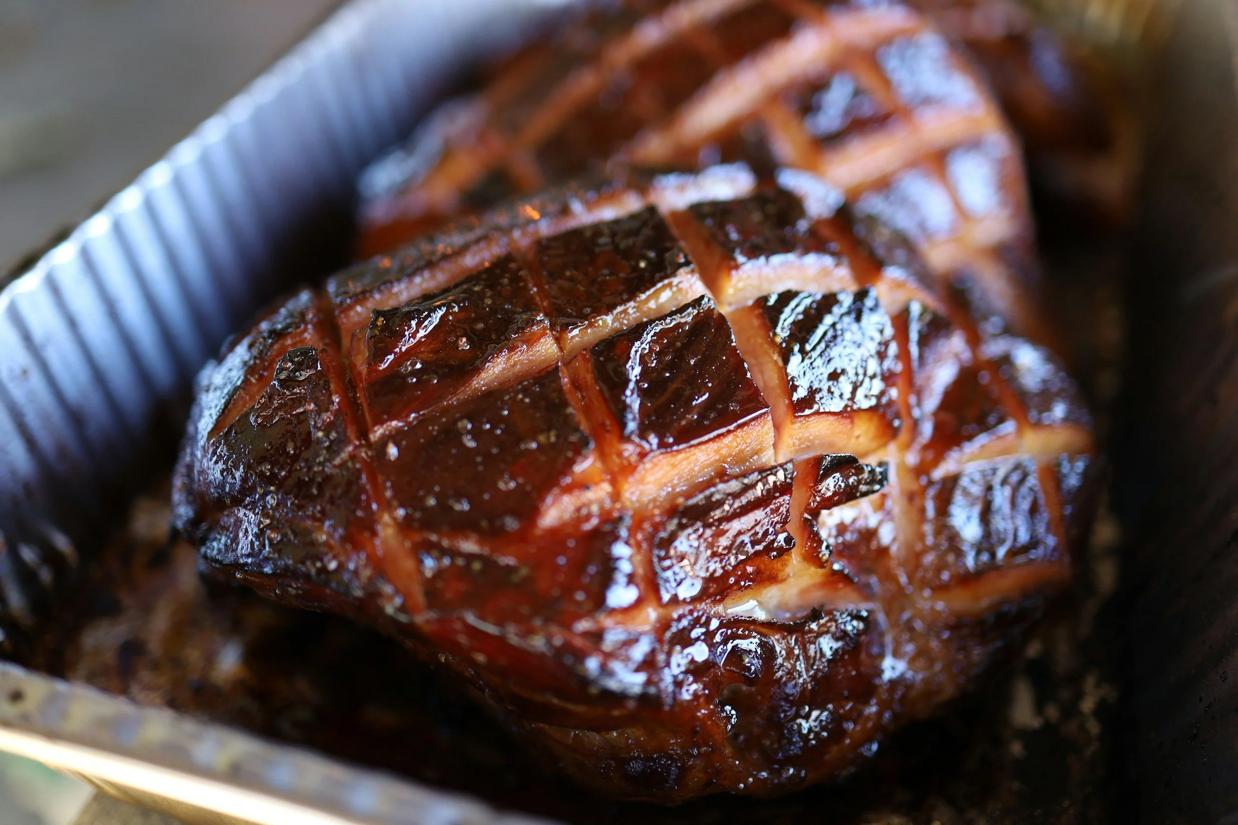 Bee-Sting Glazed Ham