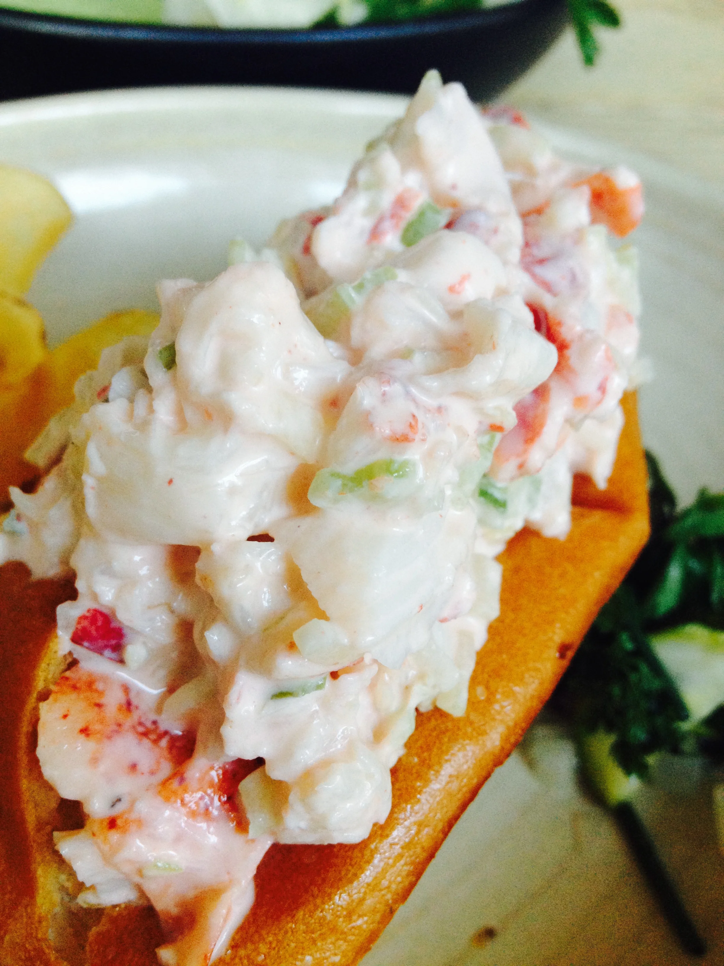 1 lb Lobster roll, parker house bun, house salt, and vinegar chips