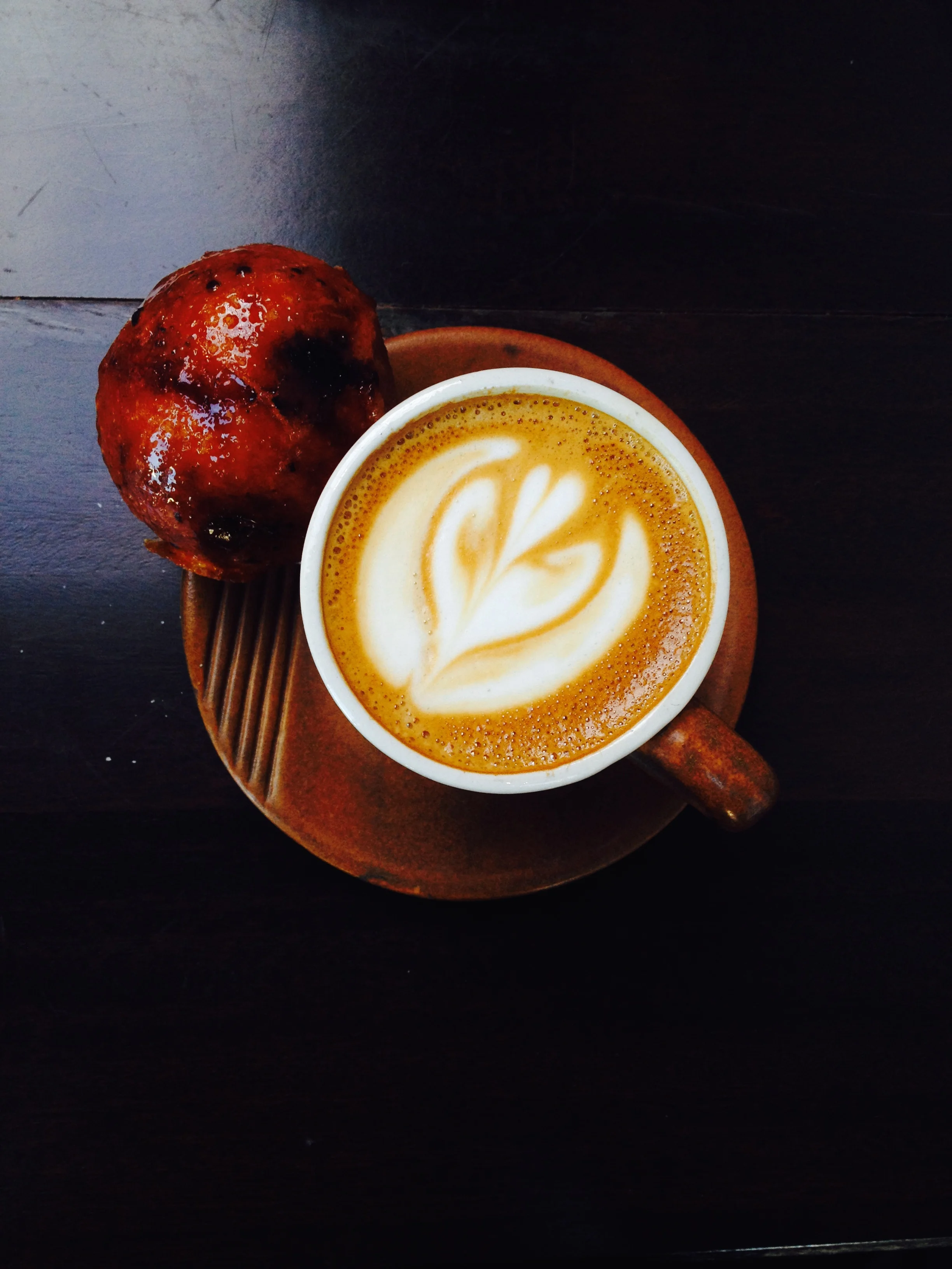Custard-filled crème brûlée bombolini
