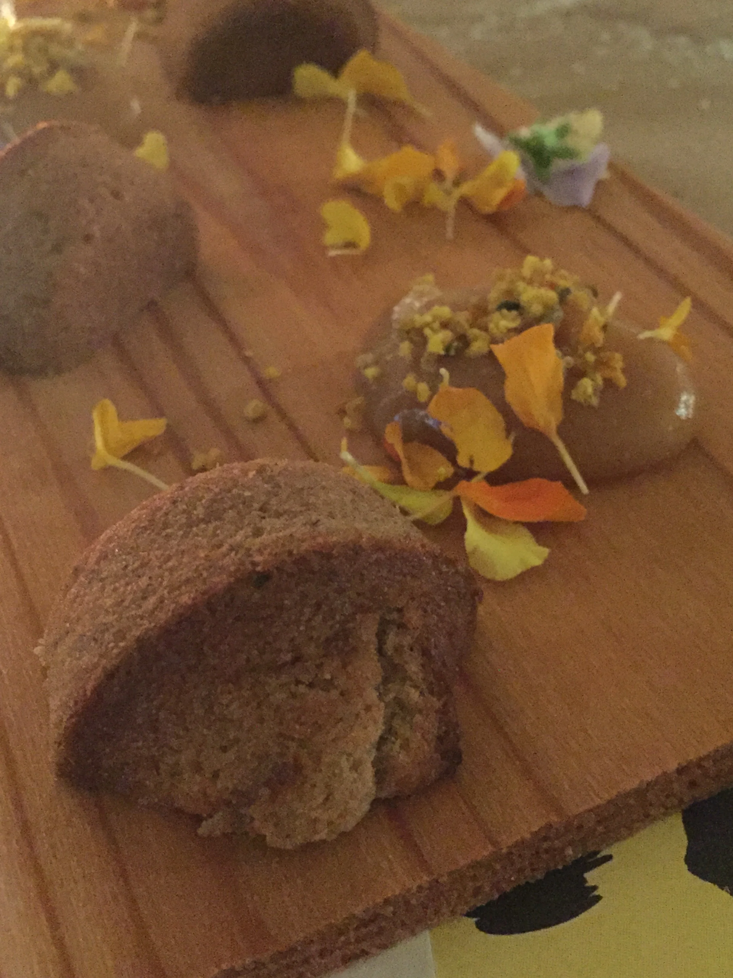 Cake with Quince and Bee Pollen