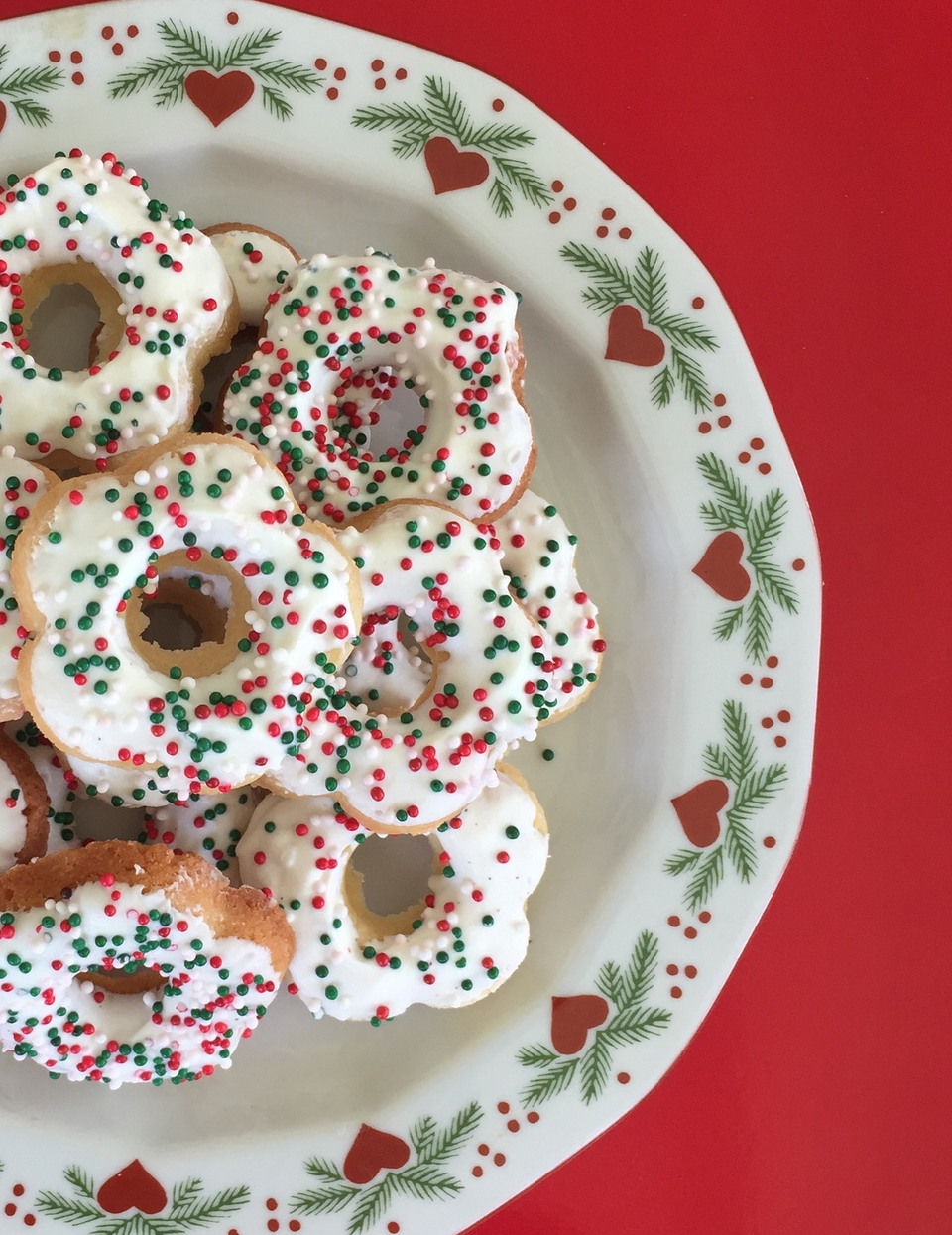 Wreath-shaped Christmas butter cookies made with a Wilton pan (and its included recipe)