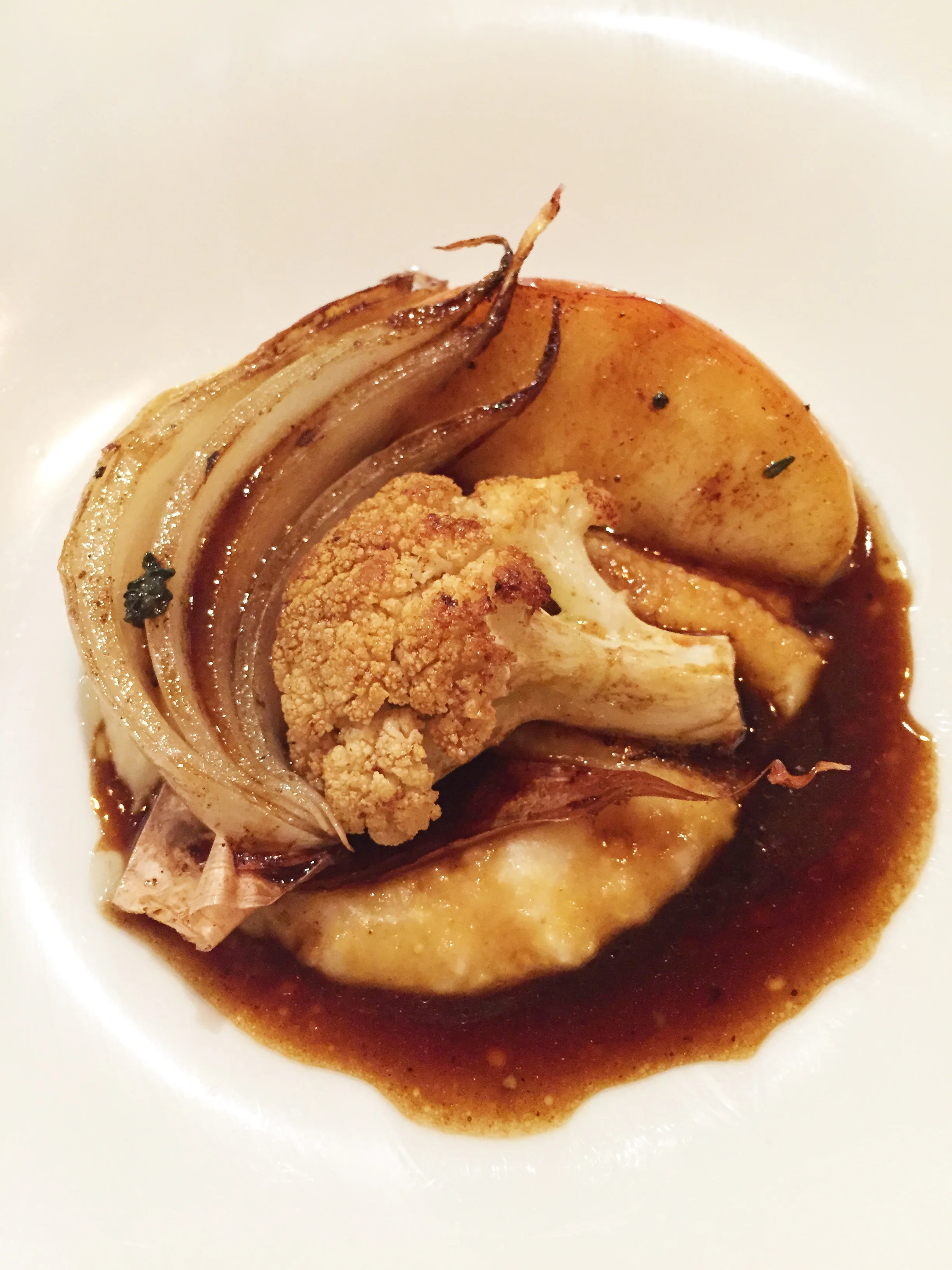 "F ricassée" Cauliflower, Apple, Pistachio, Sweet Onion, Stone Ground Grits, Jus d'Onion.