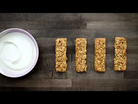 Kashi Crunchy Granola Bar + Greek Yogurt