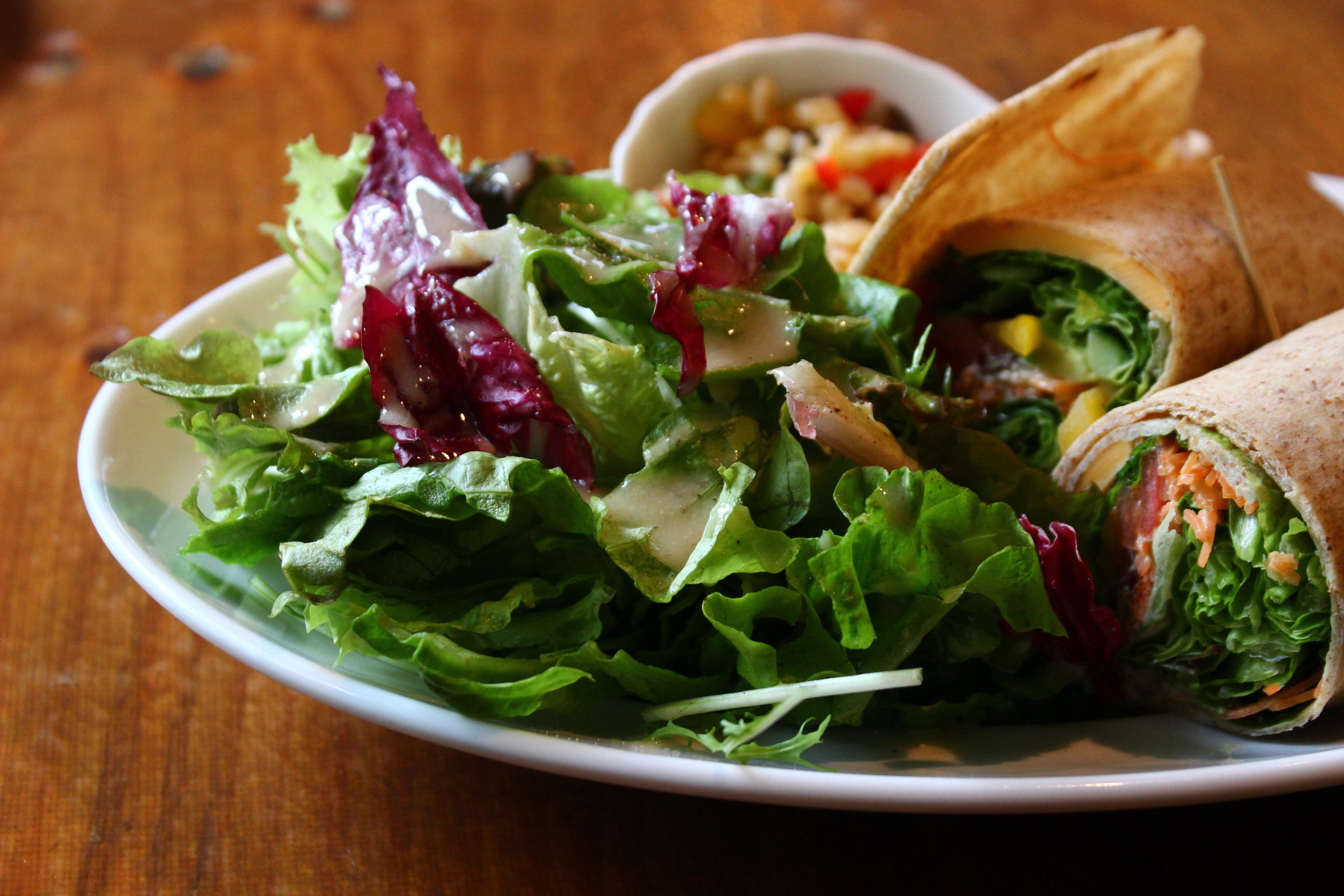 Vegetable and Cheddar Cheese Wraps (野菜とチェダーチーズのラップサンド)