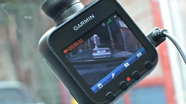 garmin-dash-cam-20-4.jpg