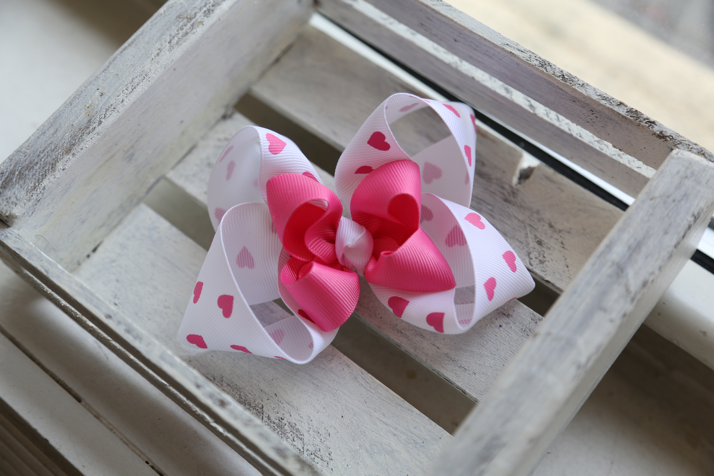 Heart Bow (Pink and White)