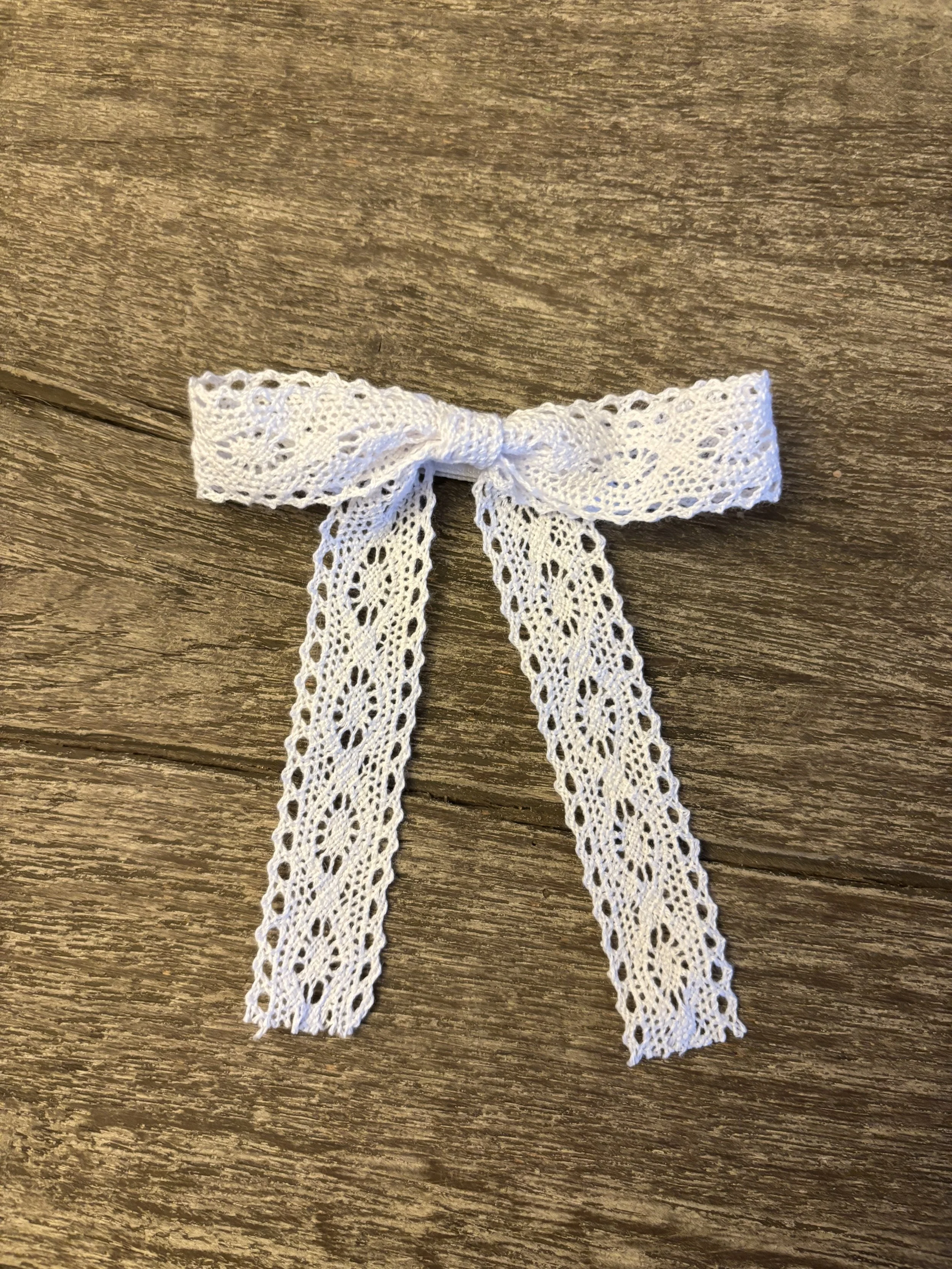 Lace Bow Eyed