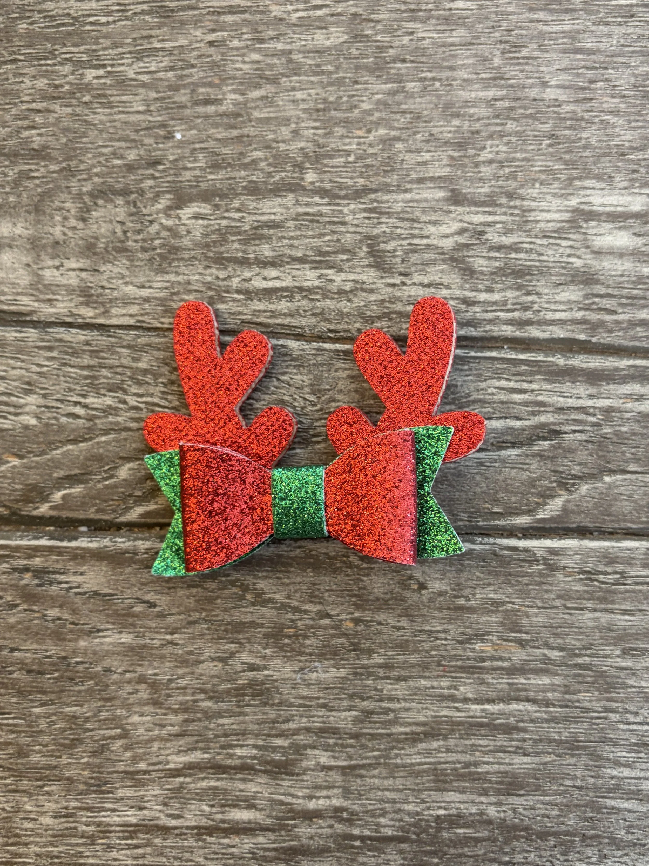 Reindeer Glittery Green and Red Bow