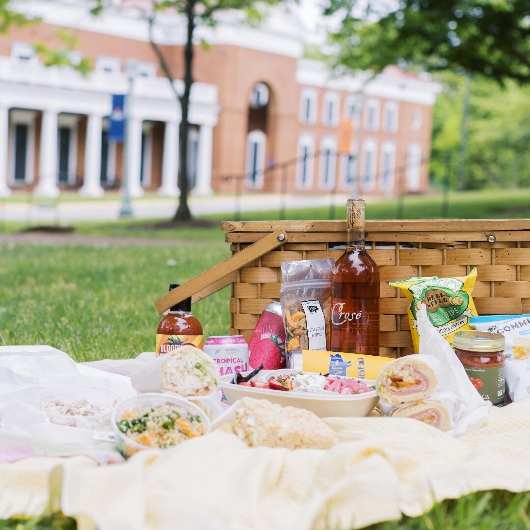 Mother's Day Picnic? Or a classic Breakfast in Bed? 🤔