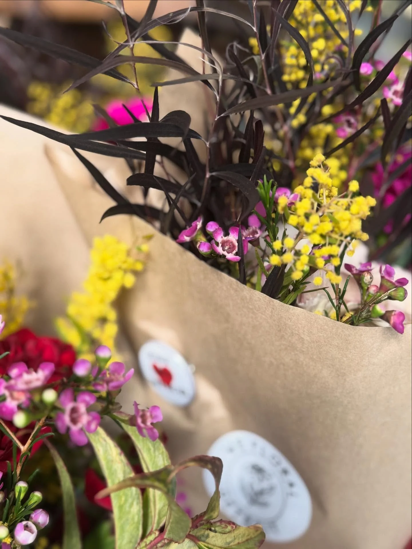 @wefloraldetroit dropped off these beautiful fresh floral bouquets this morning and will be restocking all weekend. The sun is shining, temps are defrosting and we&rsquo;re gifting heart-shaped crystals with every purchase from now until Sunday. 🤗

