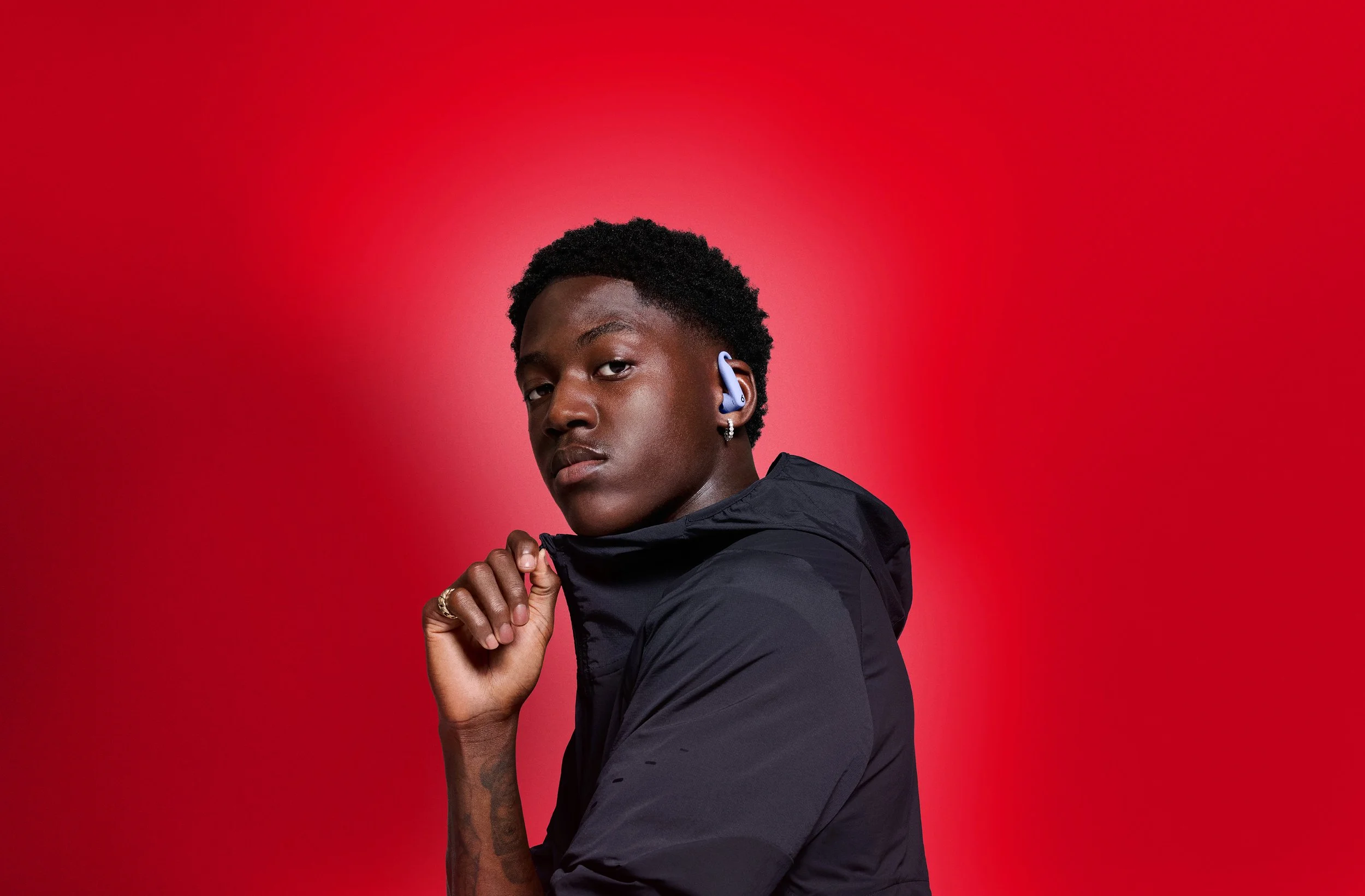 WC2026_Kobbie_Mainoo_Powerbeats Pro 2_0326_RGB_v2.jpg