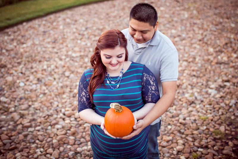 outdoor maternity session by sarah borchgrevink photography