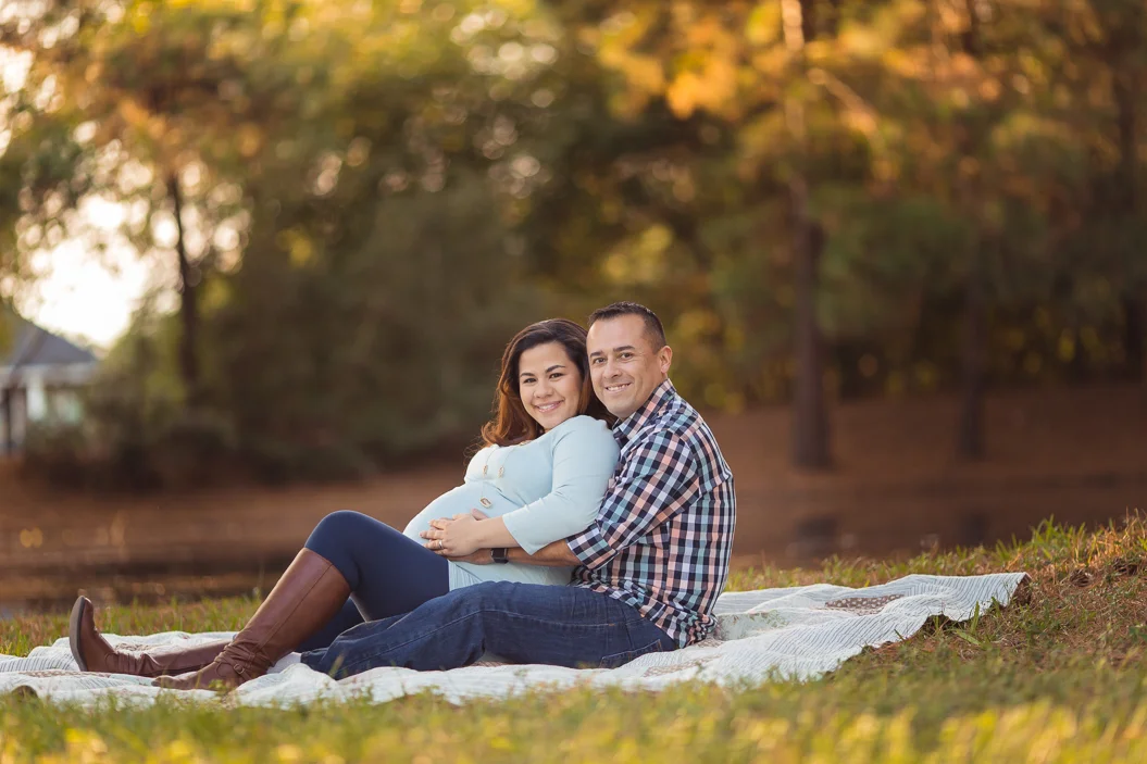 maternity session in cypress texas 77429