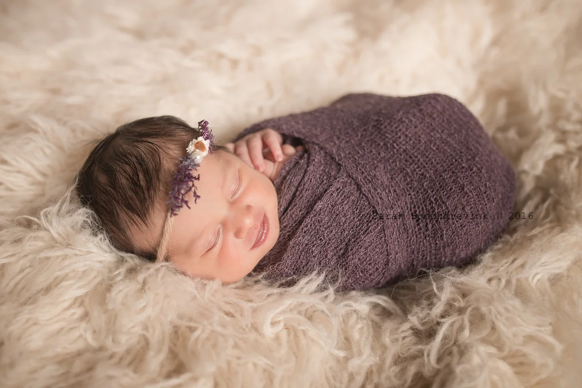 Custom Newborn Photos 77433