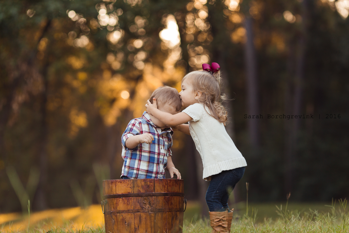 Outdoor Sibling Photos 77429