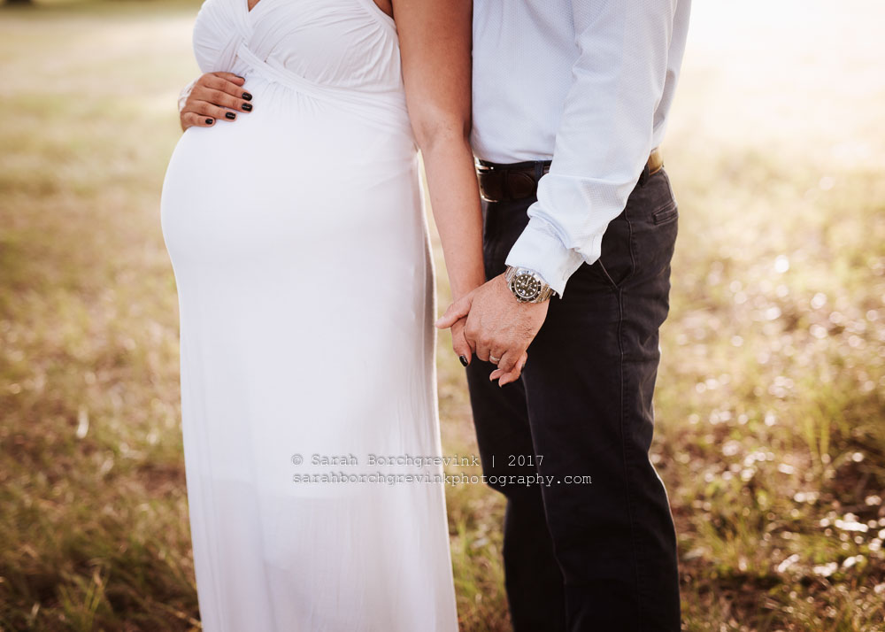 Outdoor Maternity Photography: Capturing the Love of Expecting Parents