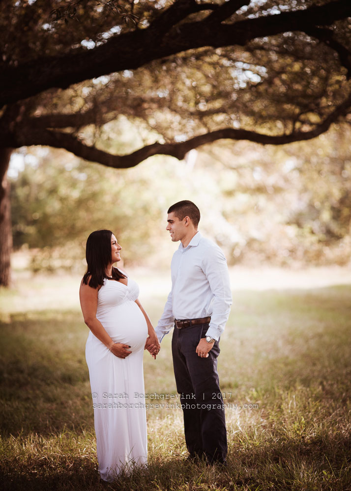 Pregnant Couple Photoshoot Posing