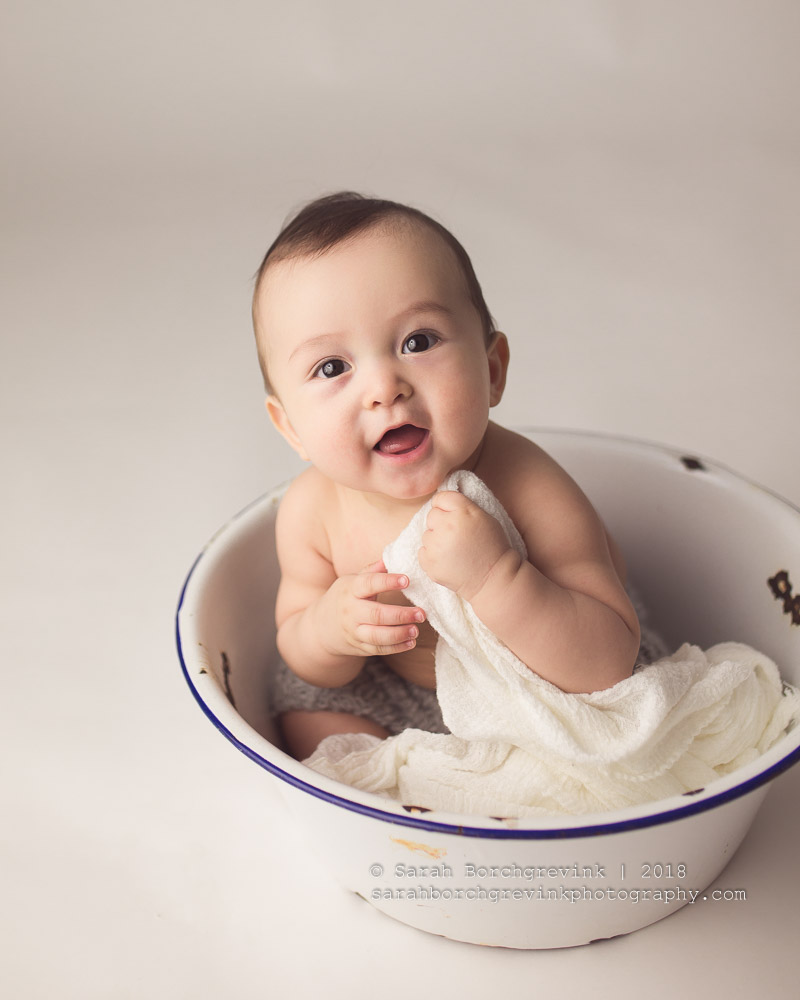 Scheduling Your Baby's In Studio Sitter Session with Sarah Borchgrevink 