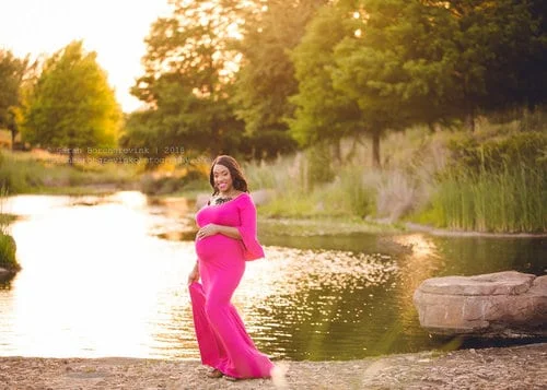 Expecting mother portrait in Houston park