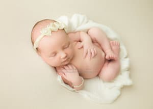 Cradle Newborn Pose
