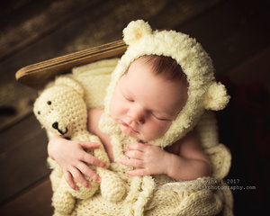 Newborn session with teddy bear 