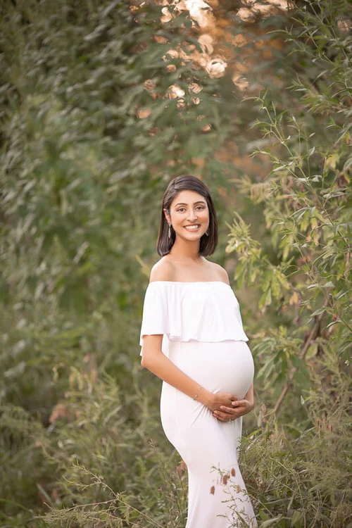 Outdoor maternity photoshoot in Houston, TX