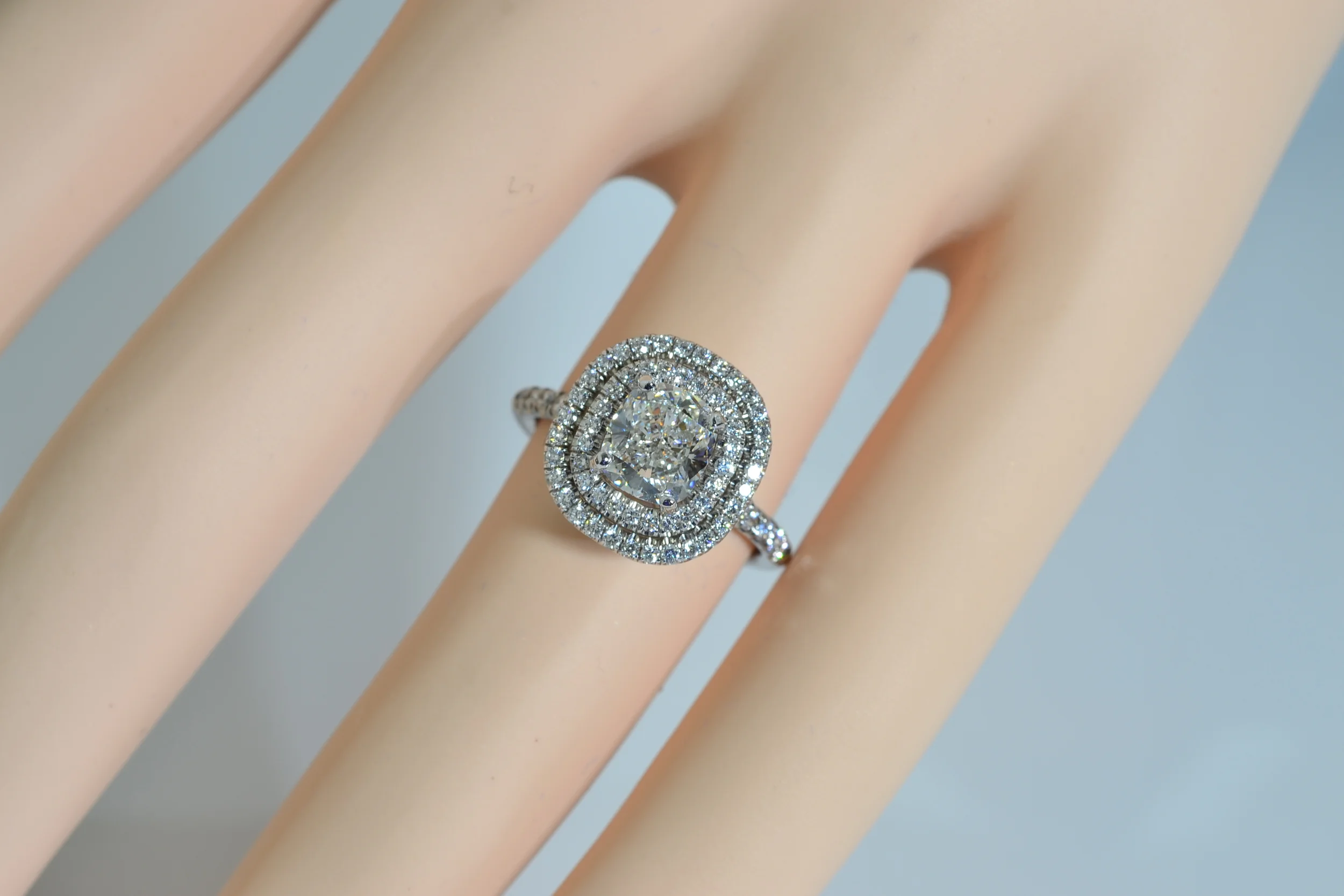 1.40ct H VVS1 Cushion GIA