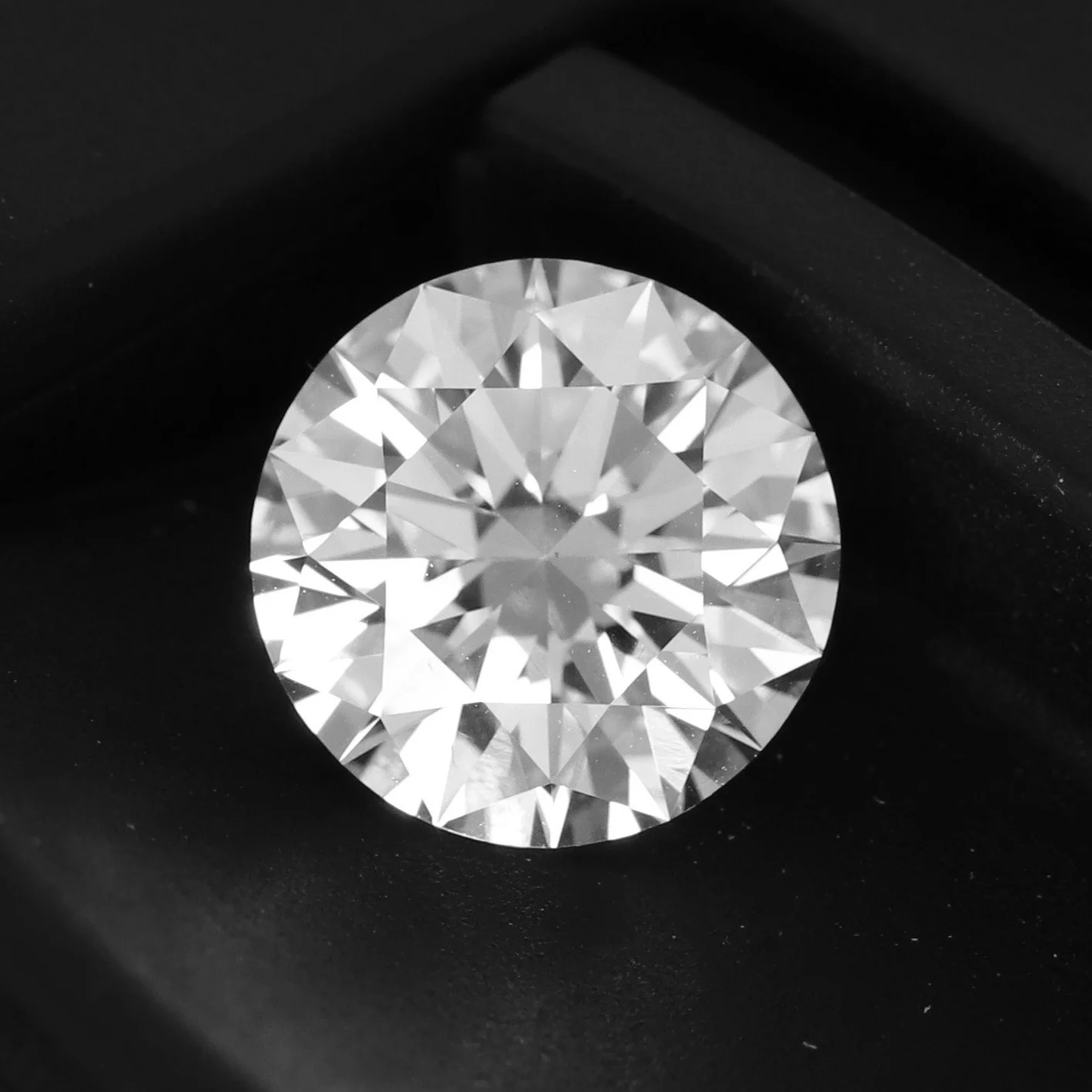 3.01 Carat E color VS2 clarity Round Brilliant Diamond GIA Certified