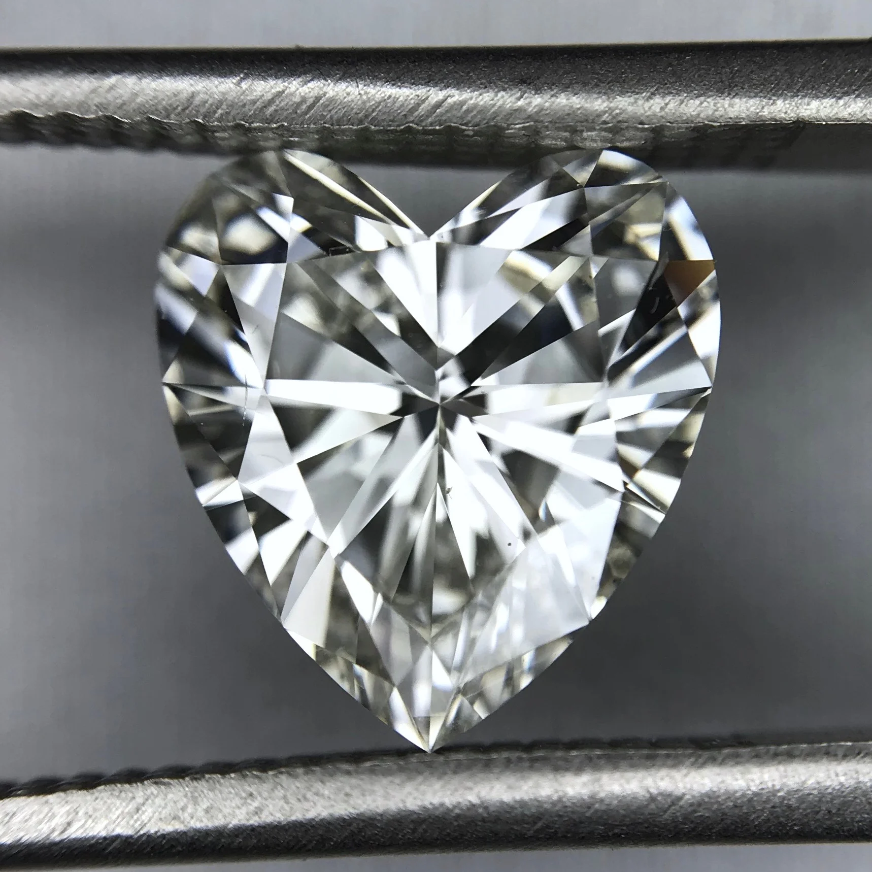 2.23CT HEART SHAPED DIAMOND GIA CERTIFIED