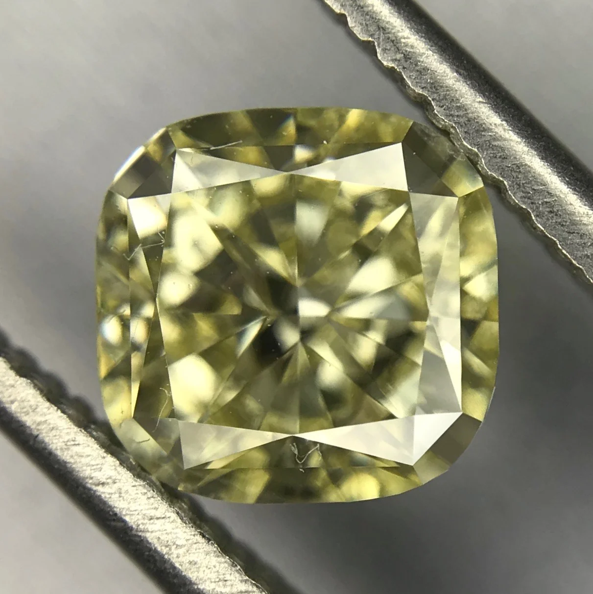 2.02 CARAT FANCY YELLOW VS1 CUSHION CUT DIAMOND GIA