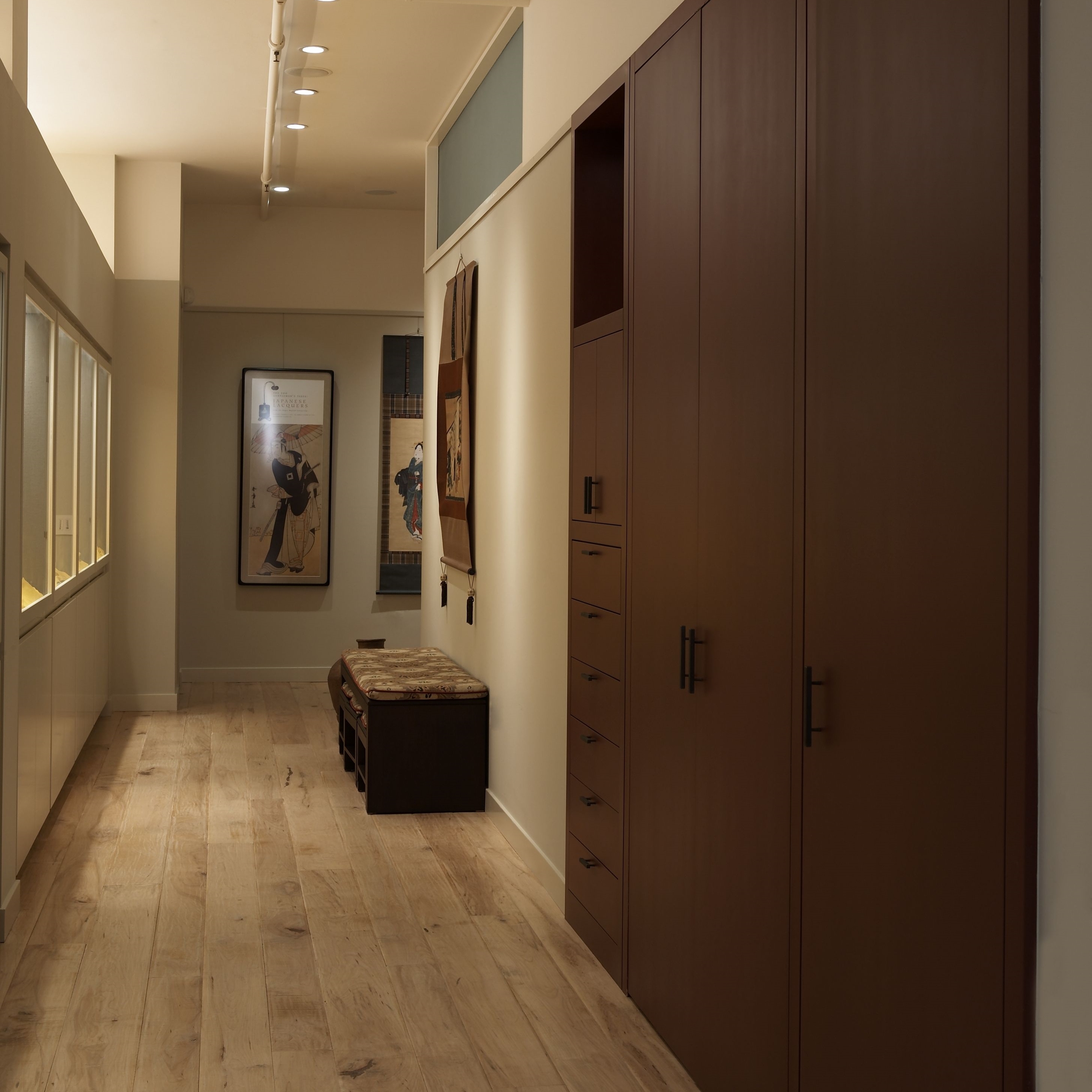 House_1-hallway_2.jpg