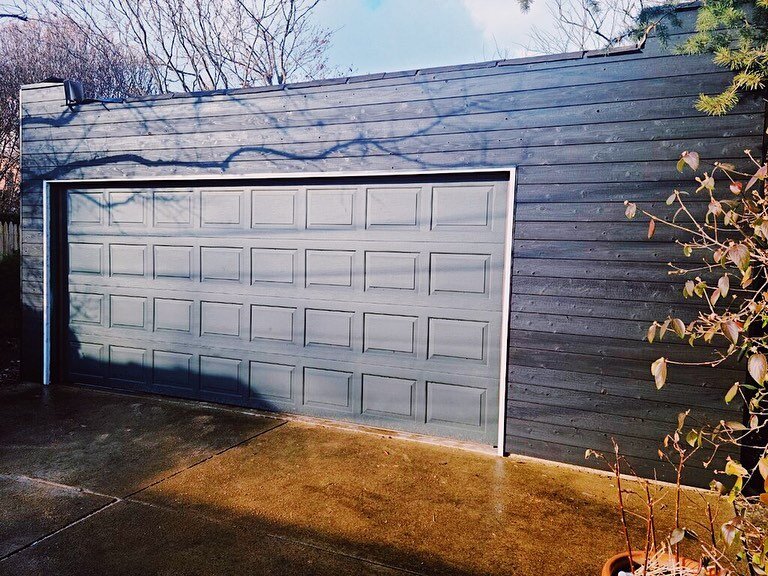 Getting close to wrapping up the shou-sugi-ban siding on this garage. Swipe to see before! The original cedar siding and sheathing was damaged from termites. We ripped it all out and started fresh. Turned out great! Love the look of this!
.
.
.
.
.
.