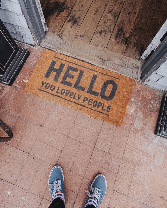 HELLO 👋🏻 and good morning, you lovely people YOU! .
.
.
Mat from @nickeldesigns 📸@eddierios #untoldvisuals #oneofthebunch #peoplescreatives #postitfortheaesthetic #artforyoureveryday #seekthesimplicity #chasinglight #calledtobecreative #theeveryda