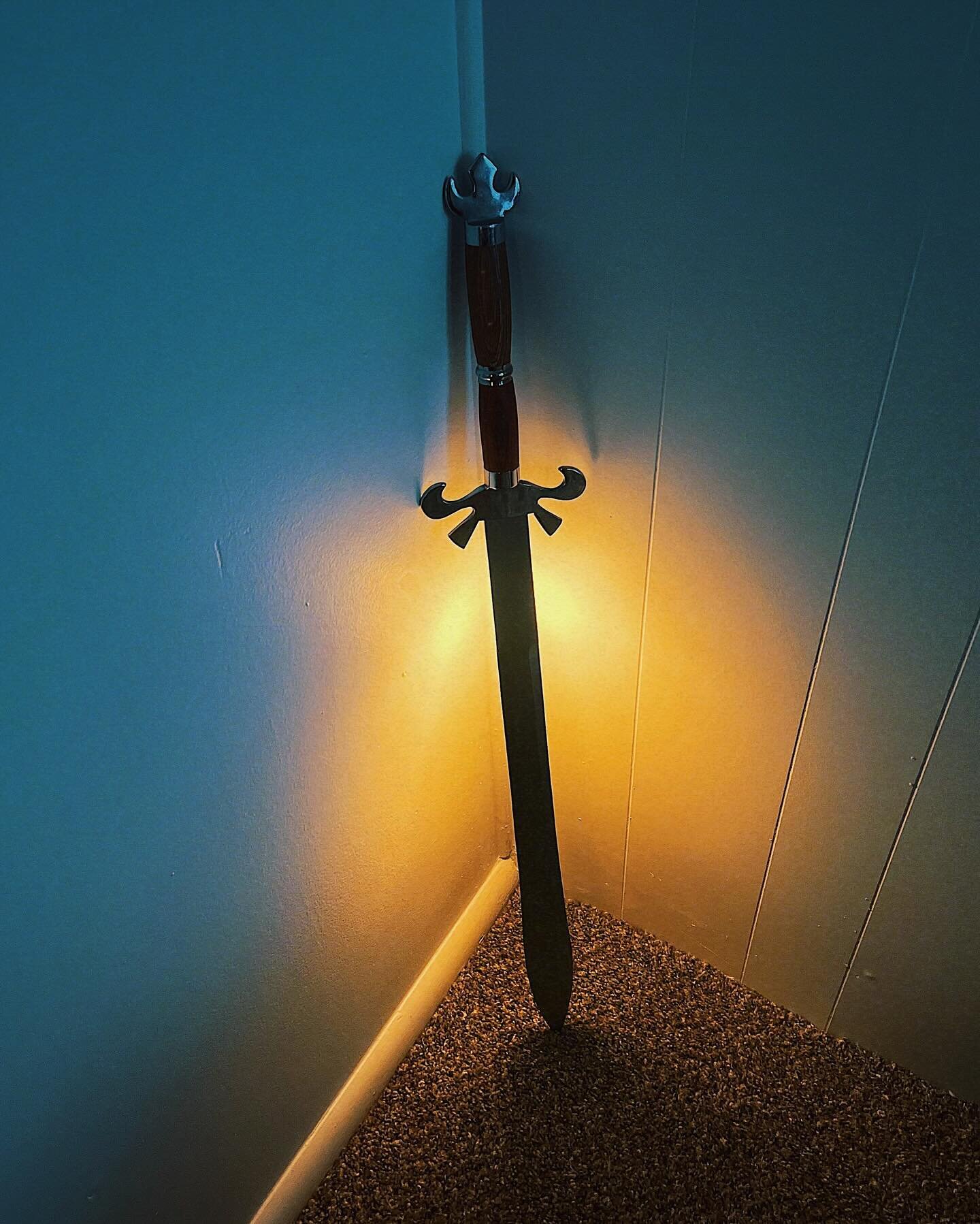 Something everybody needs. Mid-evil meets modern with this motion activated self defense nightlight. 🗡️💡

#light #sword #lightsaber #nightlight #lightemup