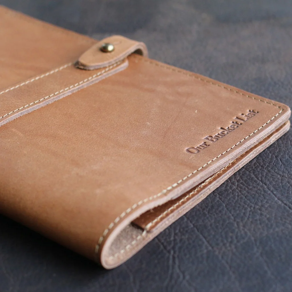 Holtz-Leather-Co.-Fine-Leather-Journal-Diary-Inventor-in-tan-up-close_C-1024x1024.jpg