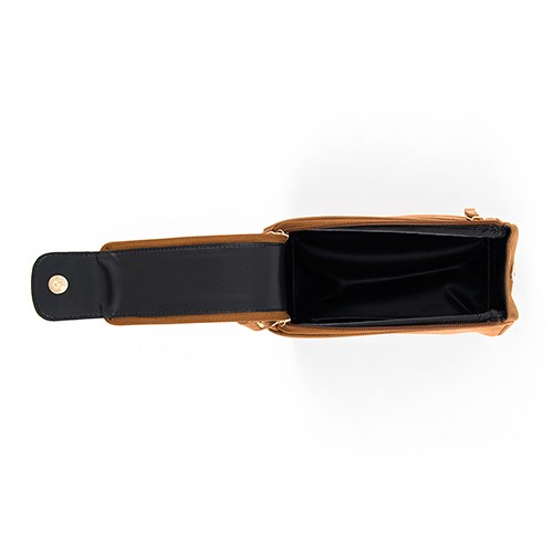 4409-26-1082-106b-w_modern-fairy-tale-personalized-tanned-leather-travel-bag81f0e78e913a4853cb4a1dbb9aed2fe6.jpg