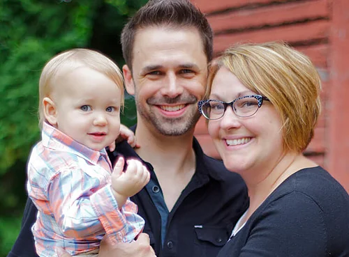 York-PA-Ken-Bruggeman-Photography-Colorful-Family-Smiling-Portrait-gallery-Thumbnail.jpg