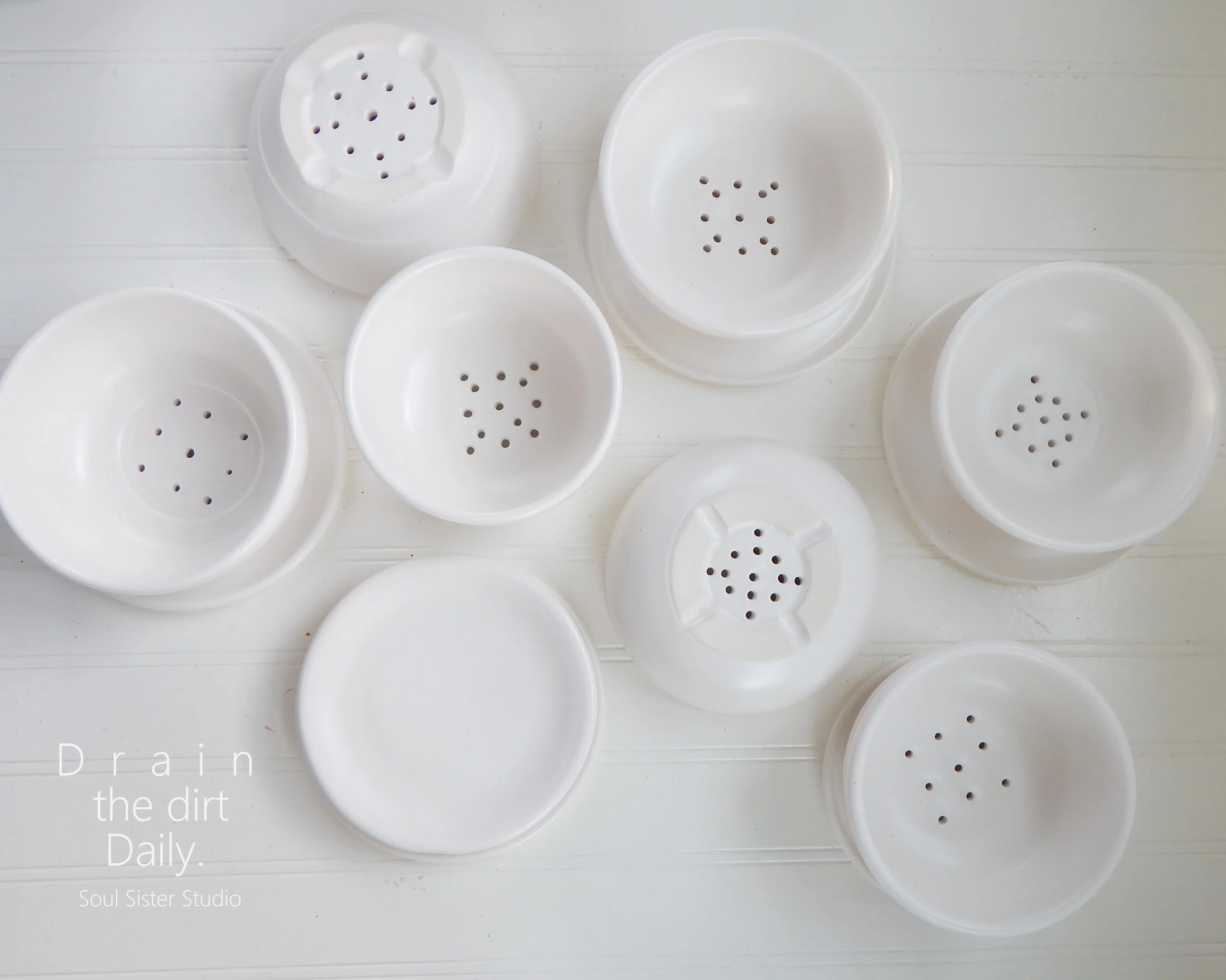 PotteryWhiteBerryBowls3.jpg
