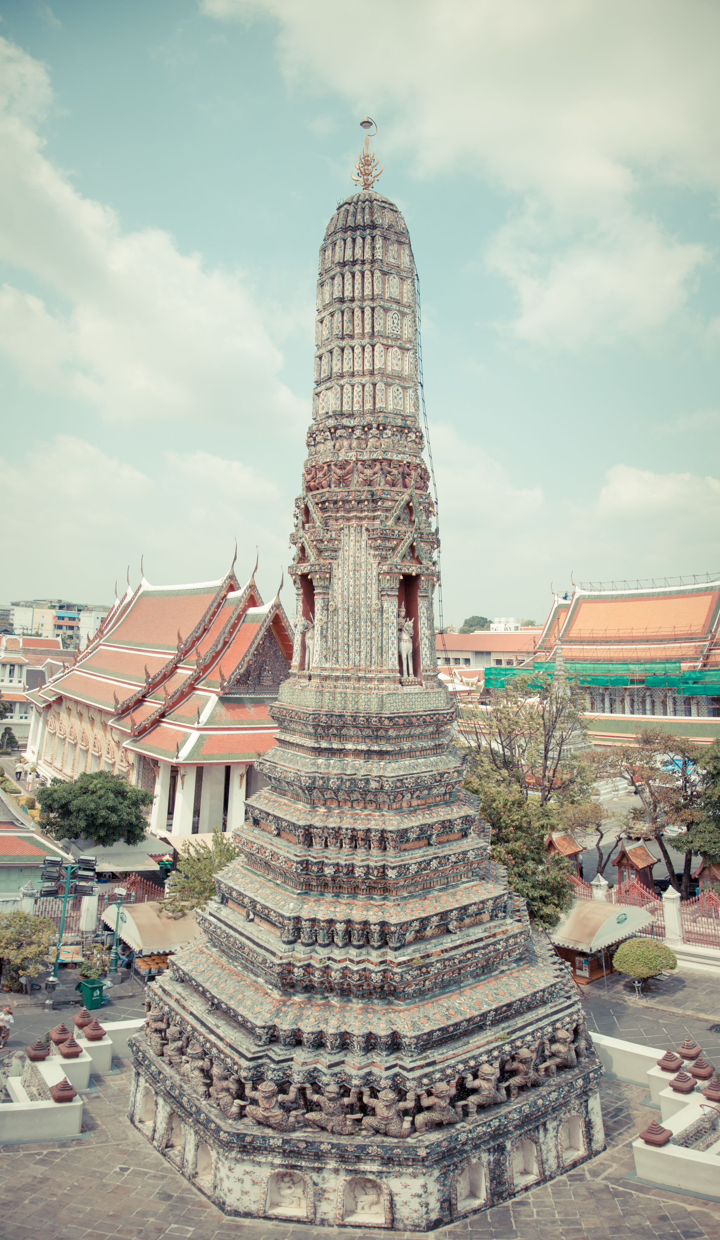 War Arun Pagoda ( Wikipedia )